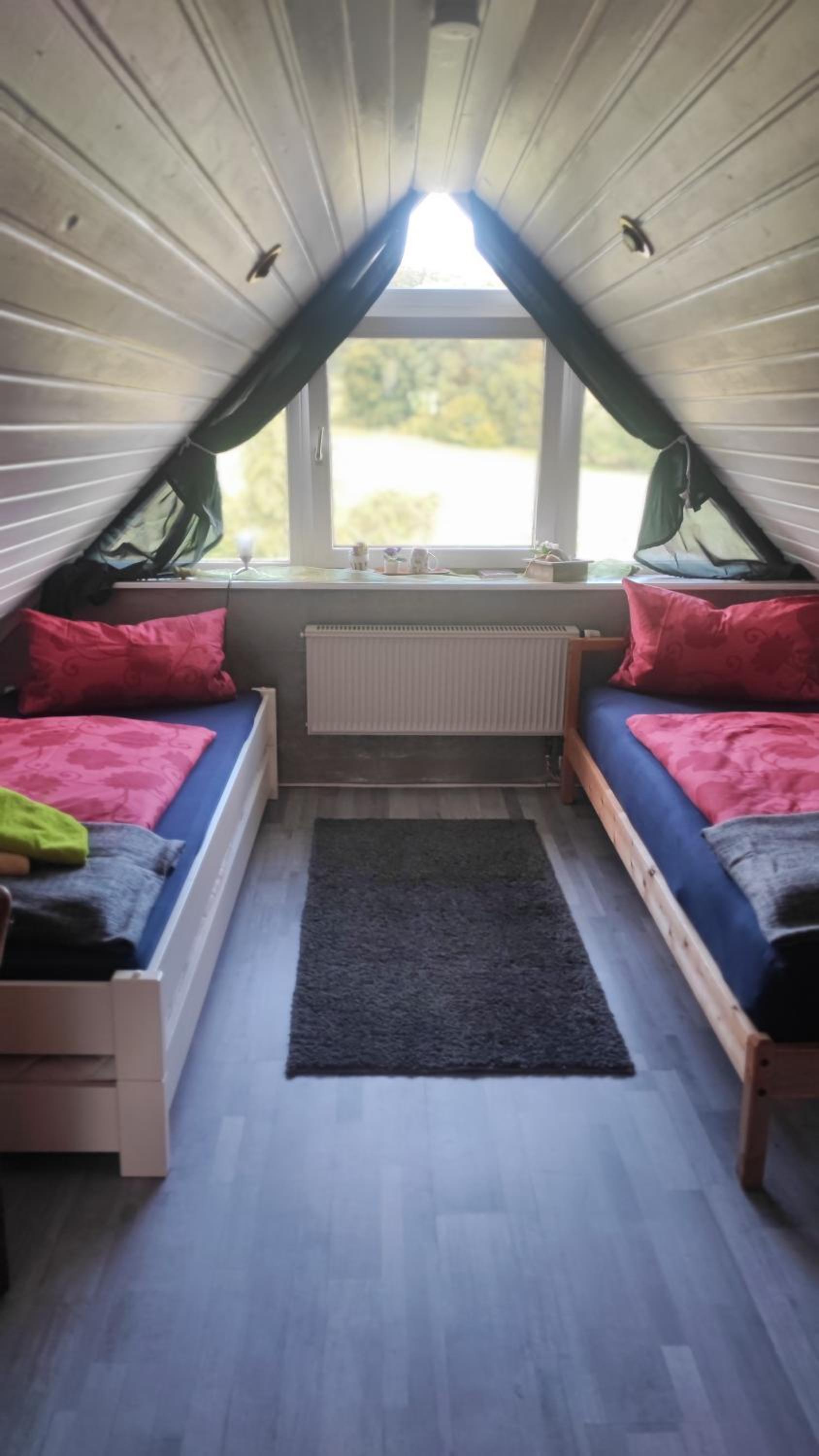 Small Twin Room photo 1