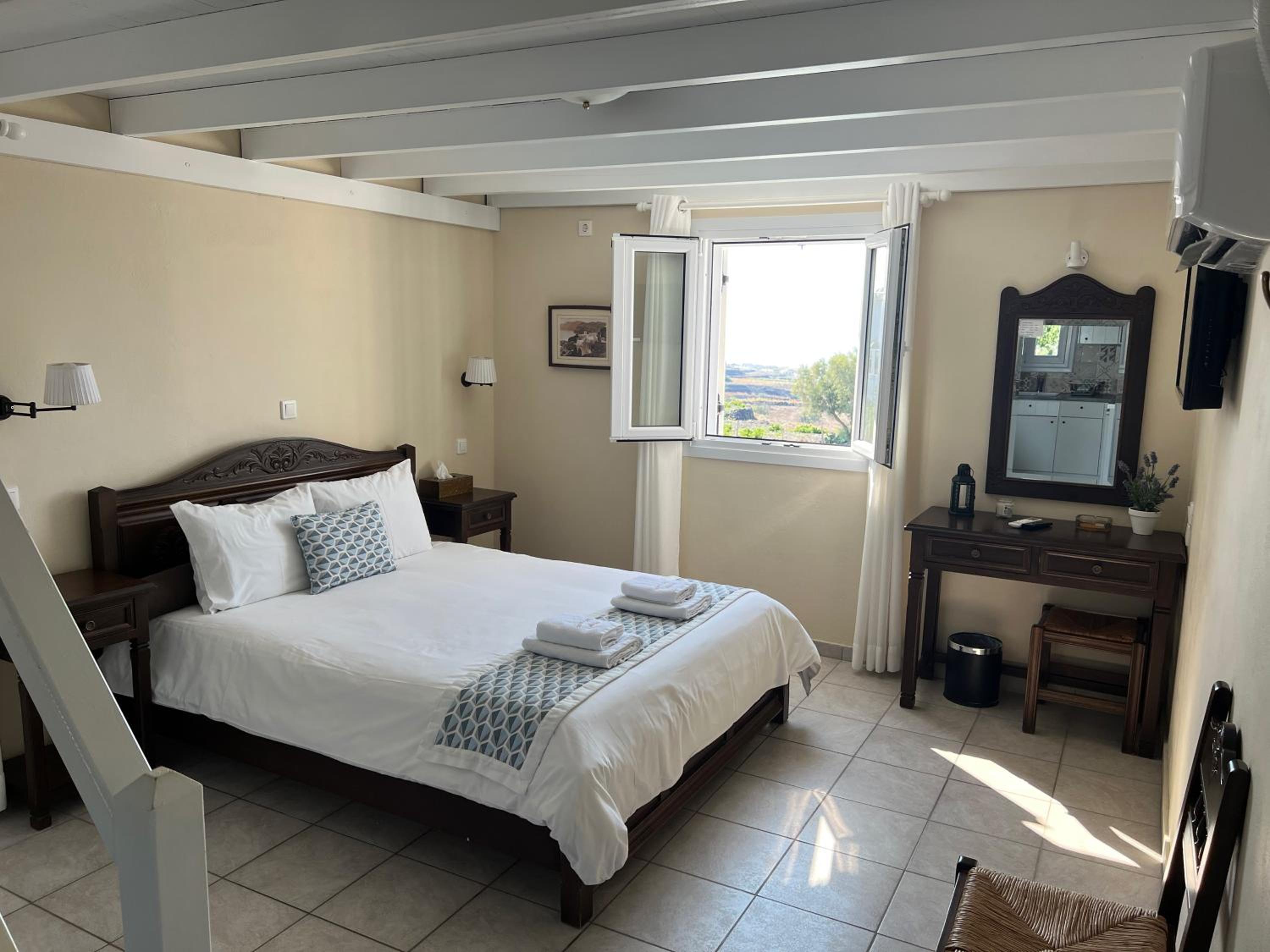 Studio with Sea View (3 Adults)