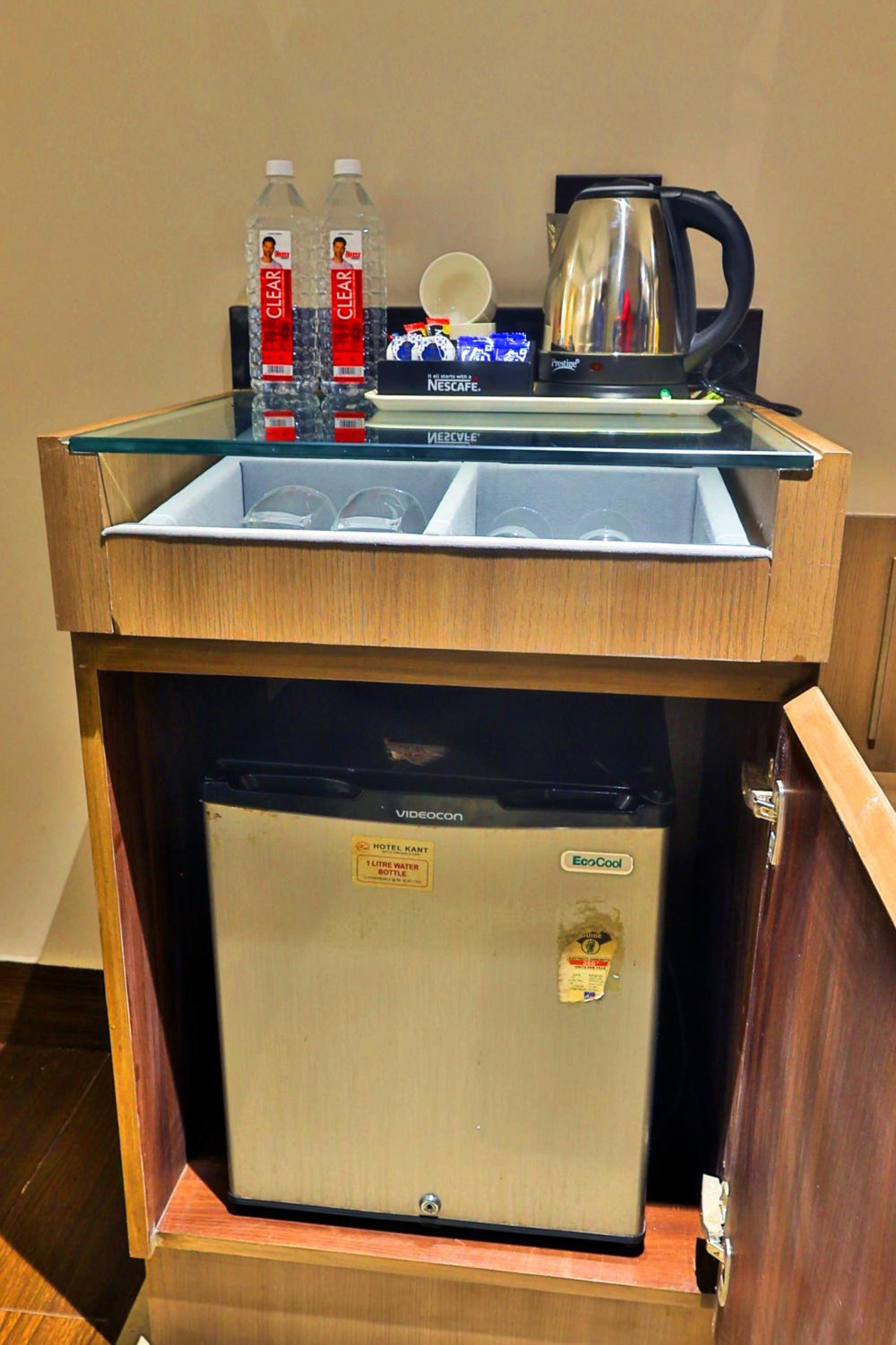 Executive Suite - Photo 13