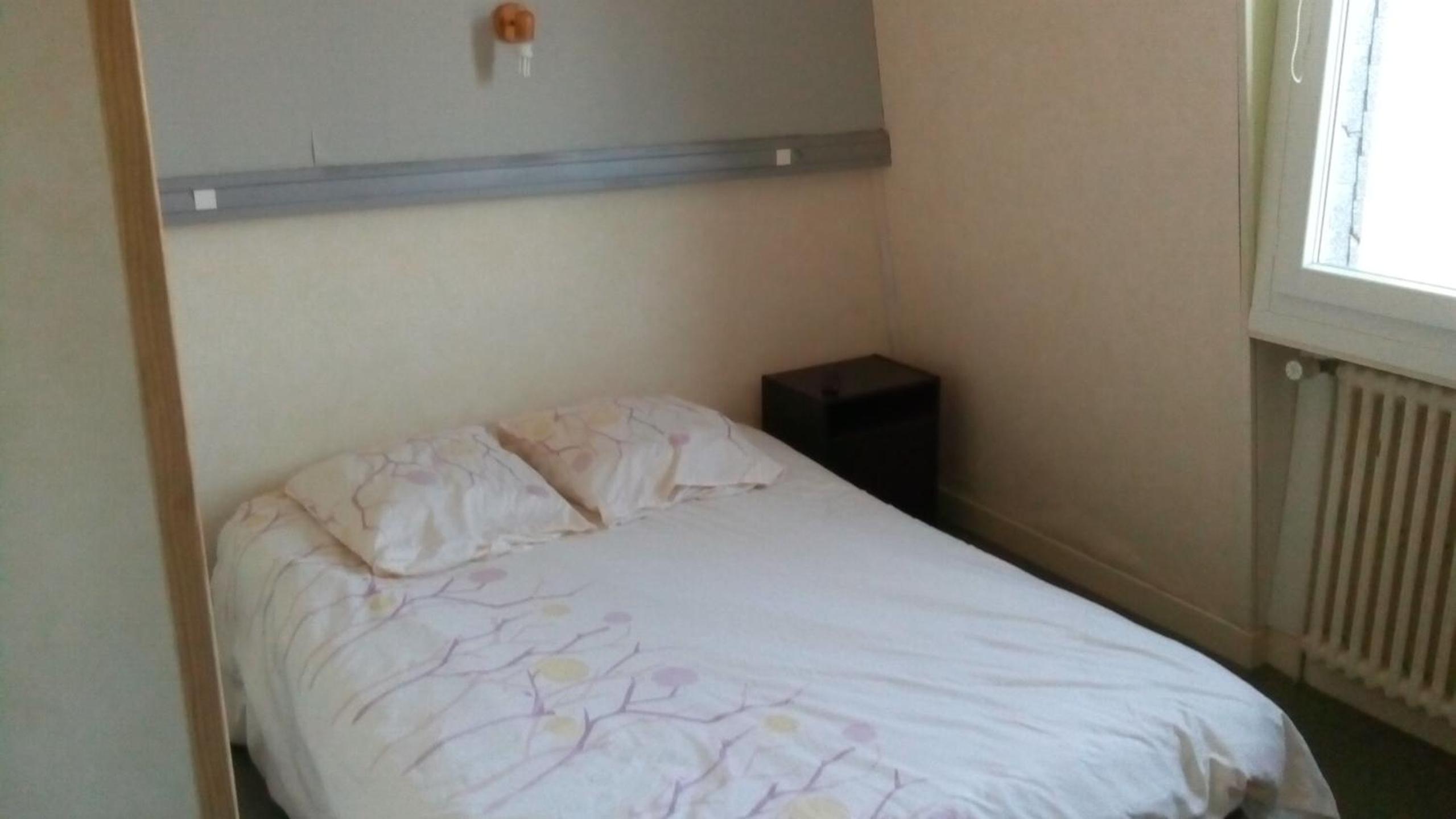 Standard Double Room with Shared Bathroom and Toilet photo 3