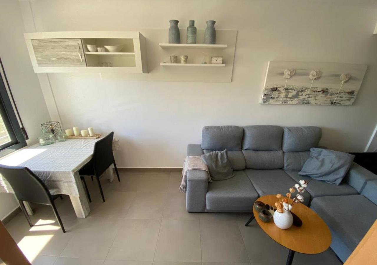 One-Bedroom Apartment - Non-Smoking photo 2