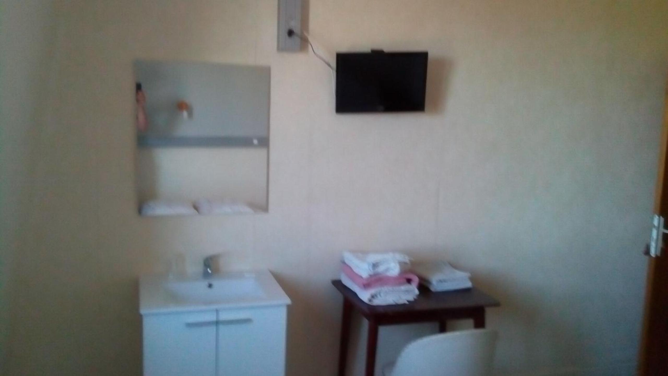 Standard Double Room with Shared Bathroom and Toilet photo 1