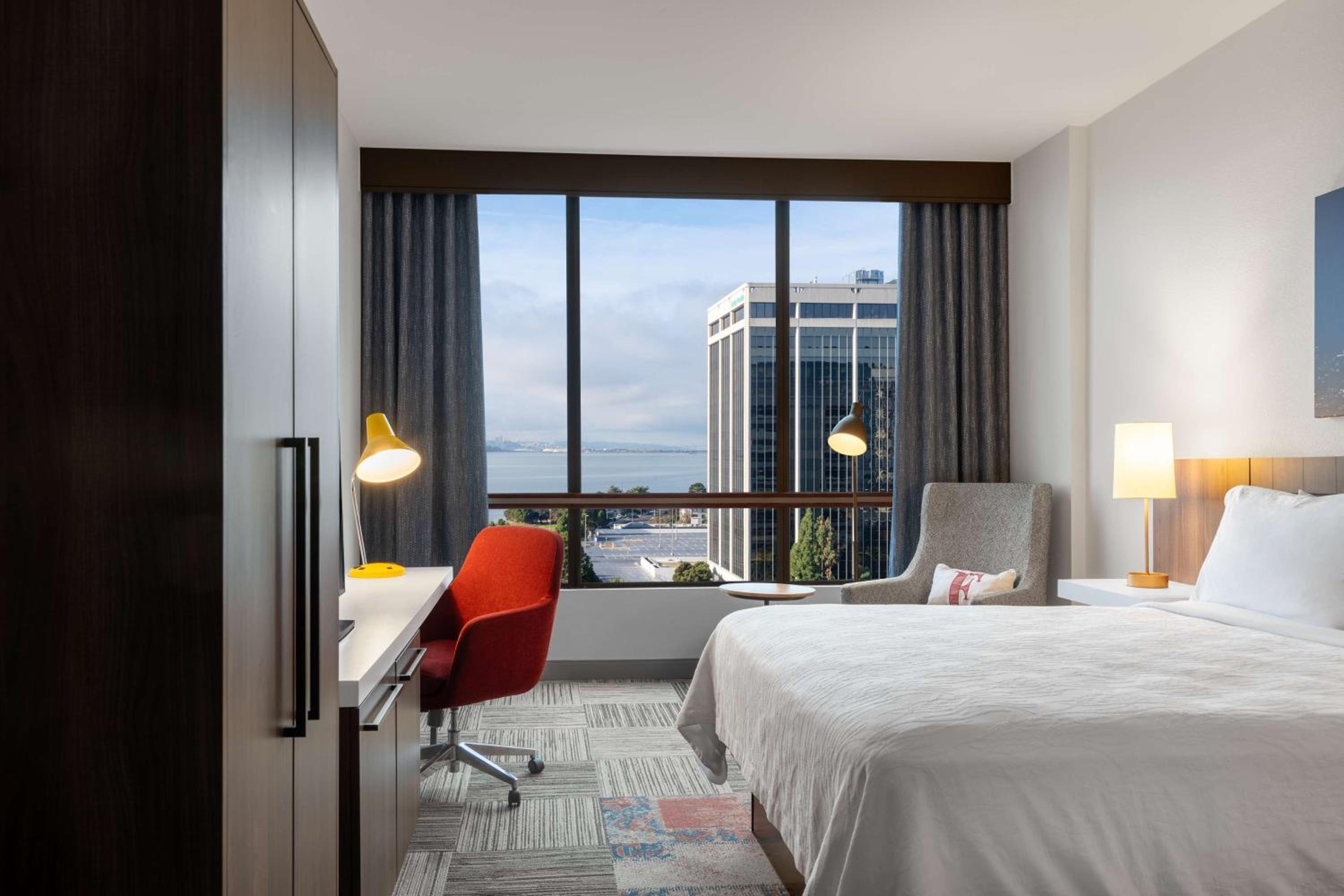 King Room with Bay View - Photo 5