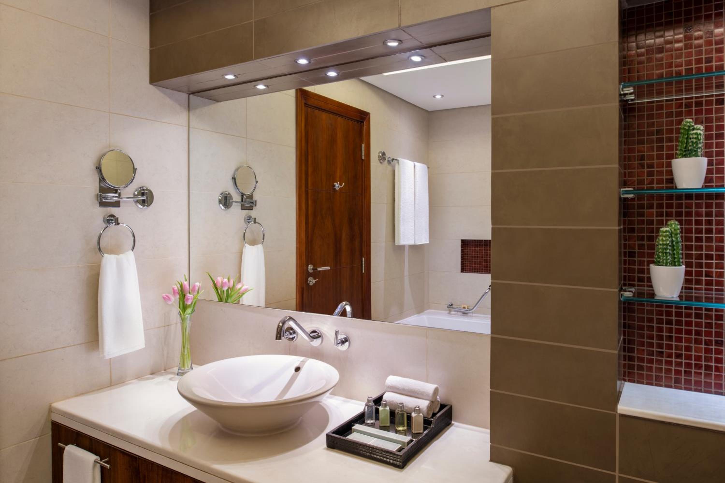 One-Bedroom Premier photo 3