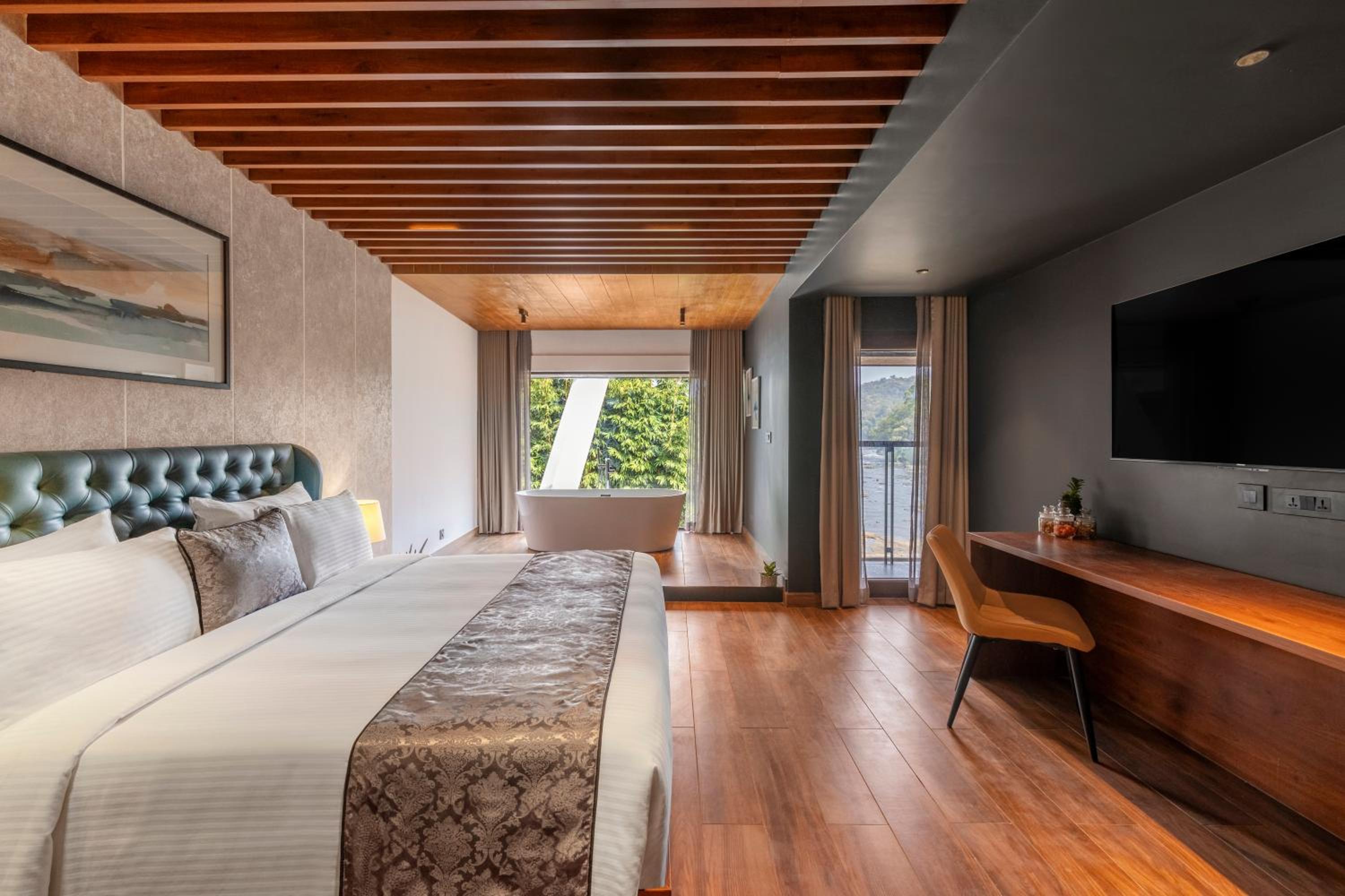 River View Presidential Suite With Balcony photo 1