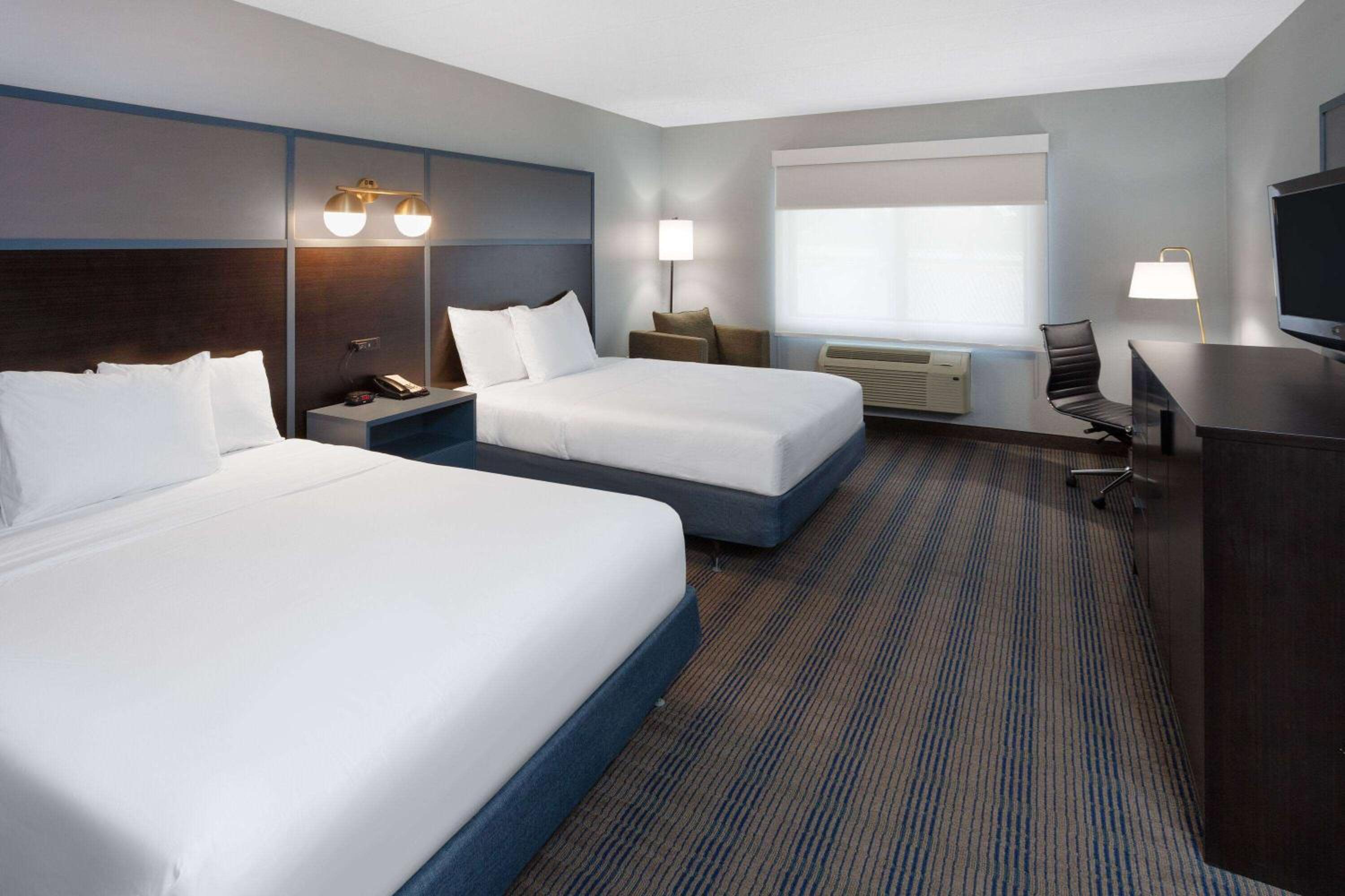 2 Queen Beds, Mobility Accessible Room, Roll-In Shower, Non-Smoking