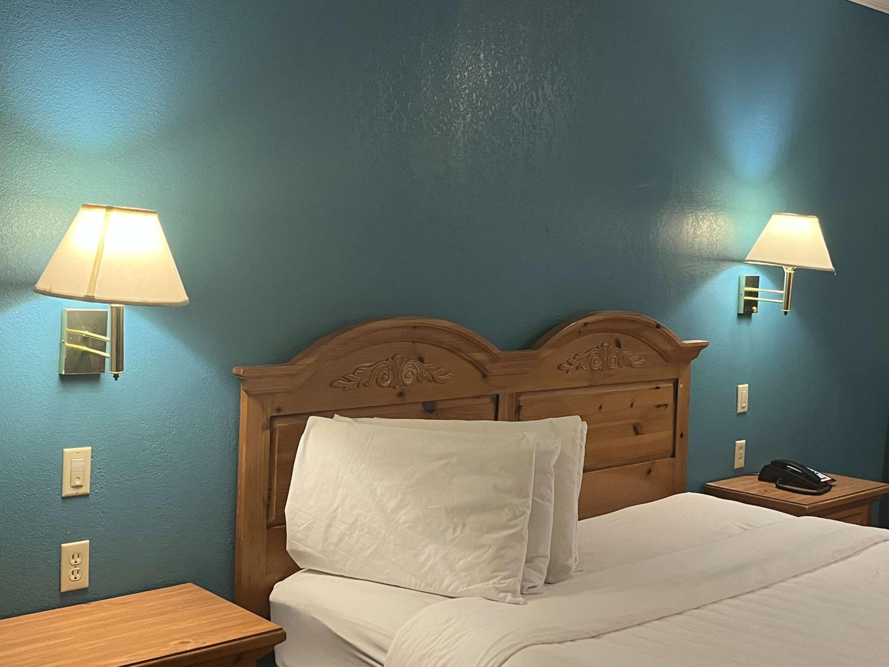 Queen Room - Disability Access - Non-Smoking - Photo 3