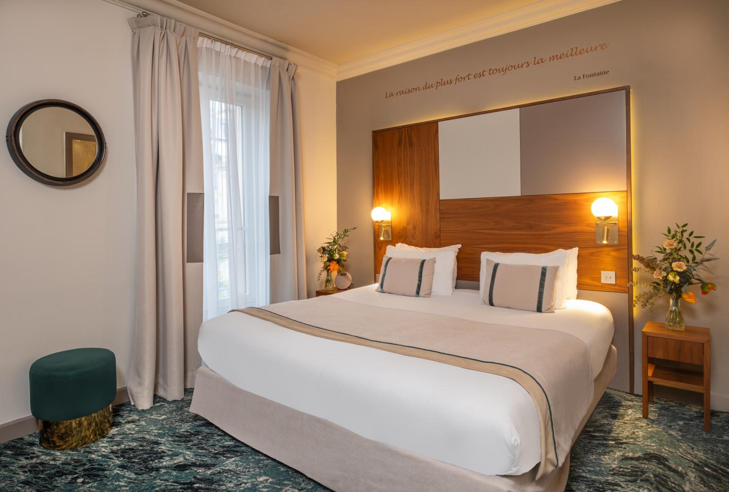 Executive Double Room with Terrace thumbnail 6