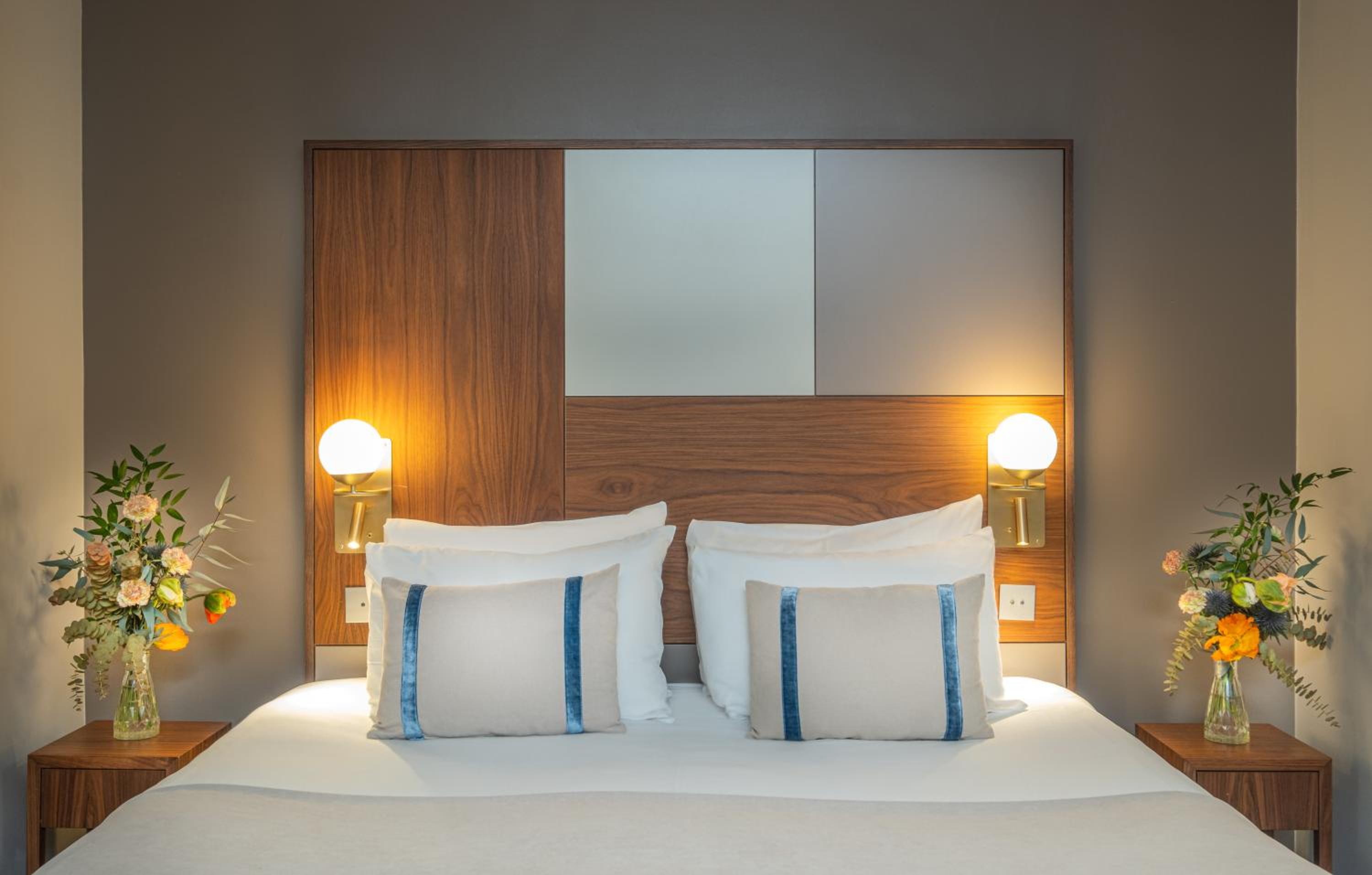 Executive Double Room with Terrace thumbnail 5
