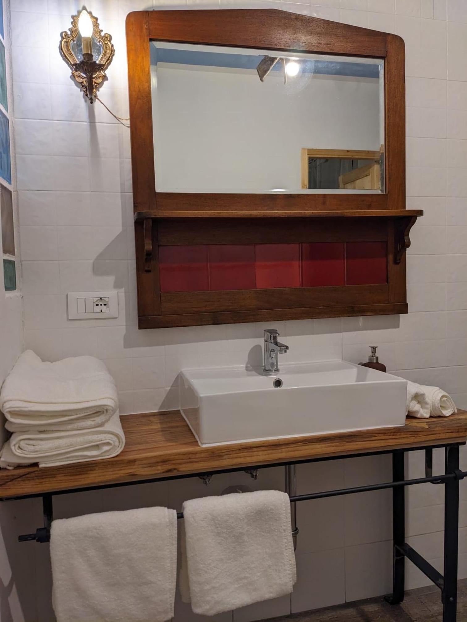 Triple Room with Shared Bathroom photo 2