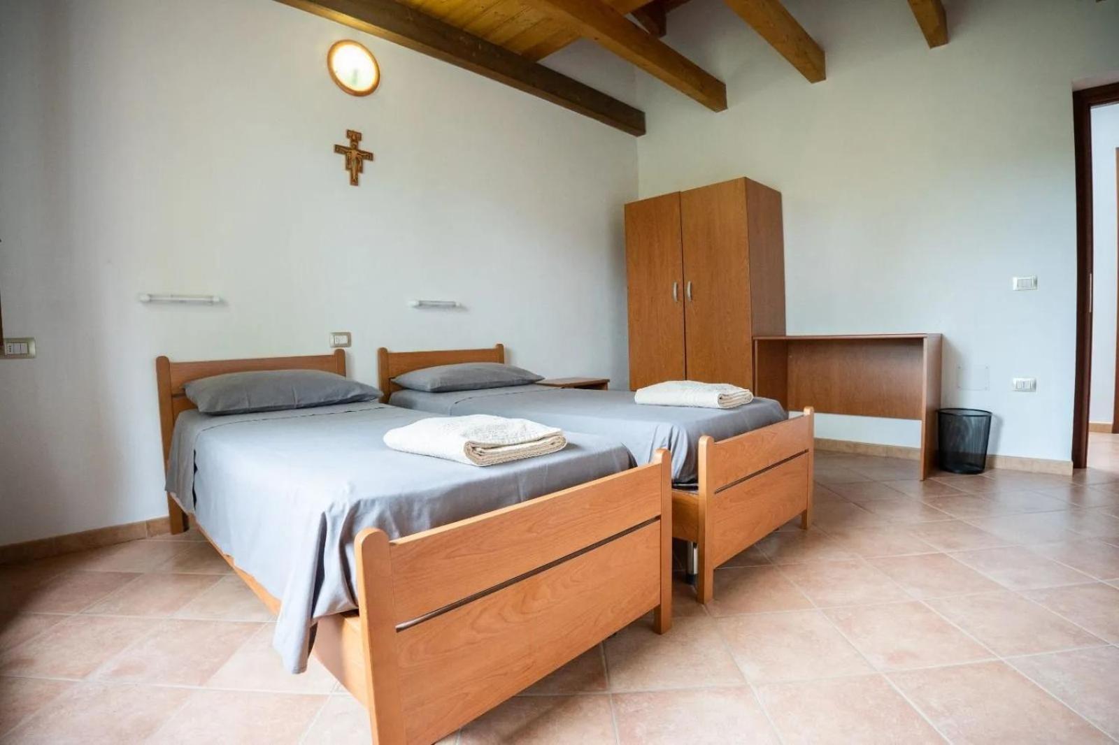 Double Room with Private Bathroom photo 2