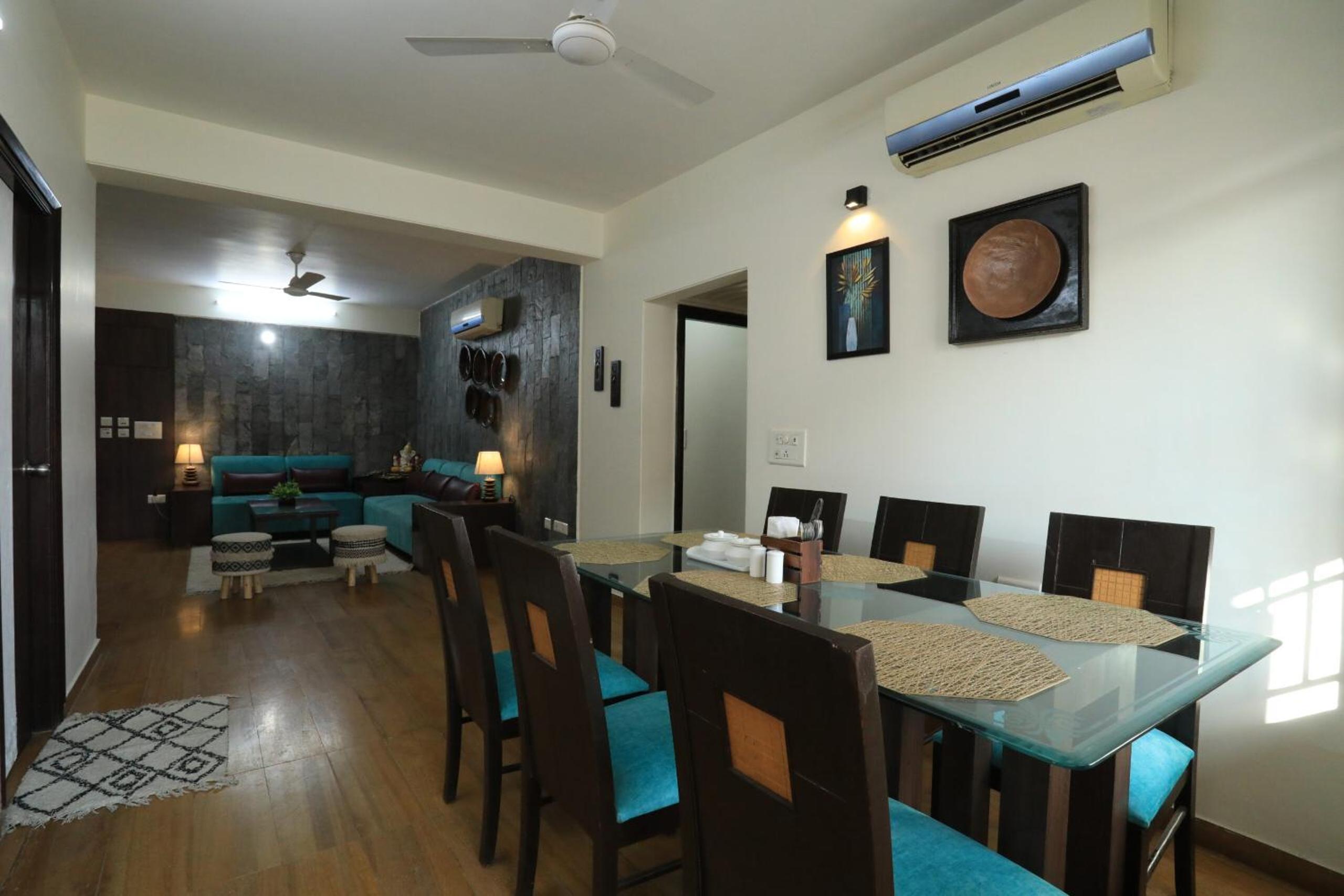 Three-Bedroom Apartment - Photo 41