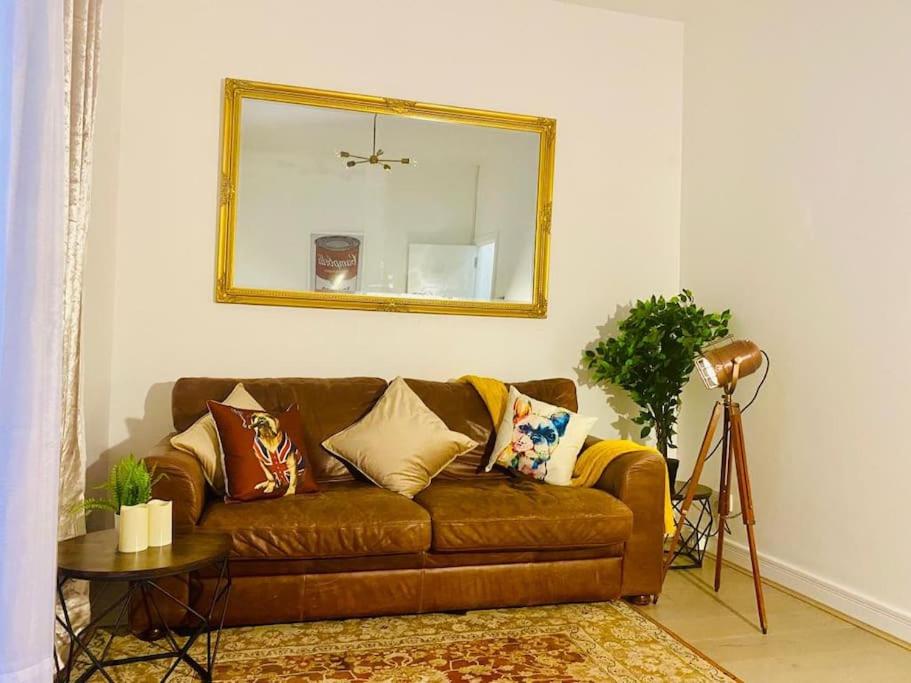 One-Bedroom Apartment photo 2
