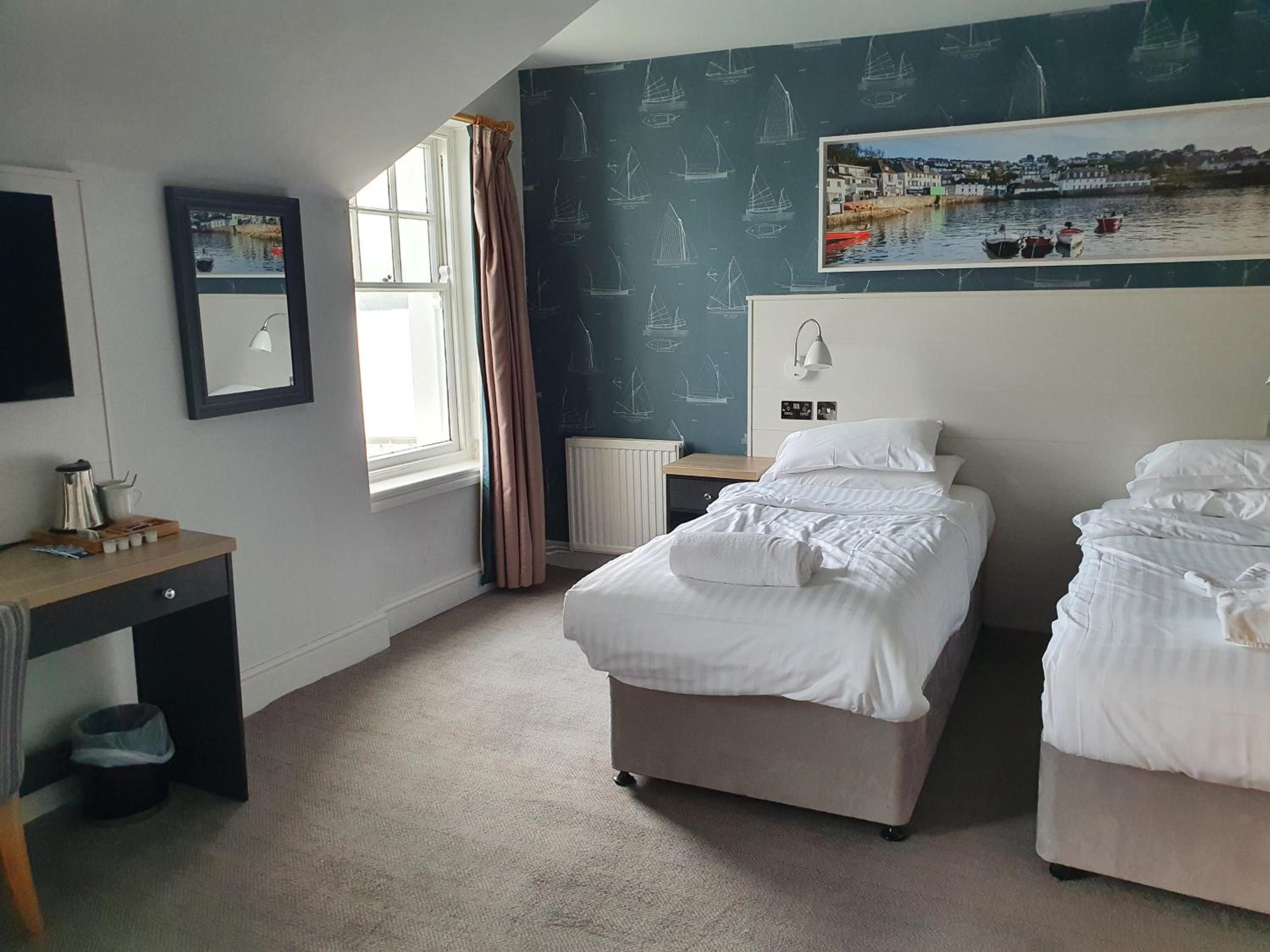 Superior Twin Room with Sea View photo 3