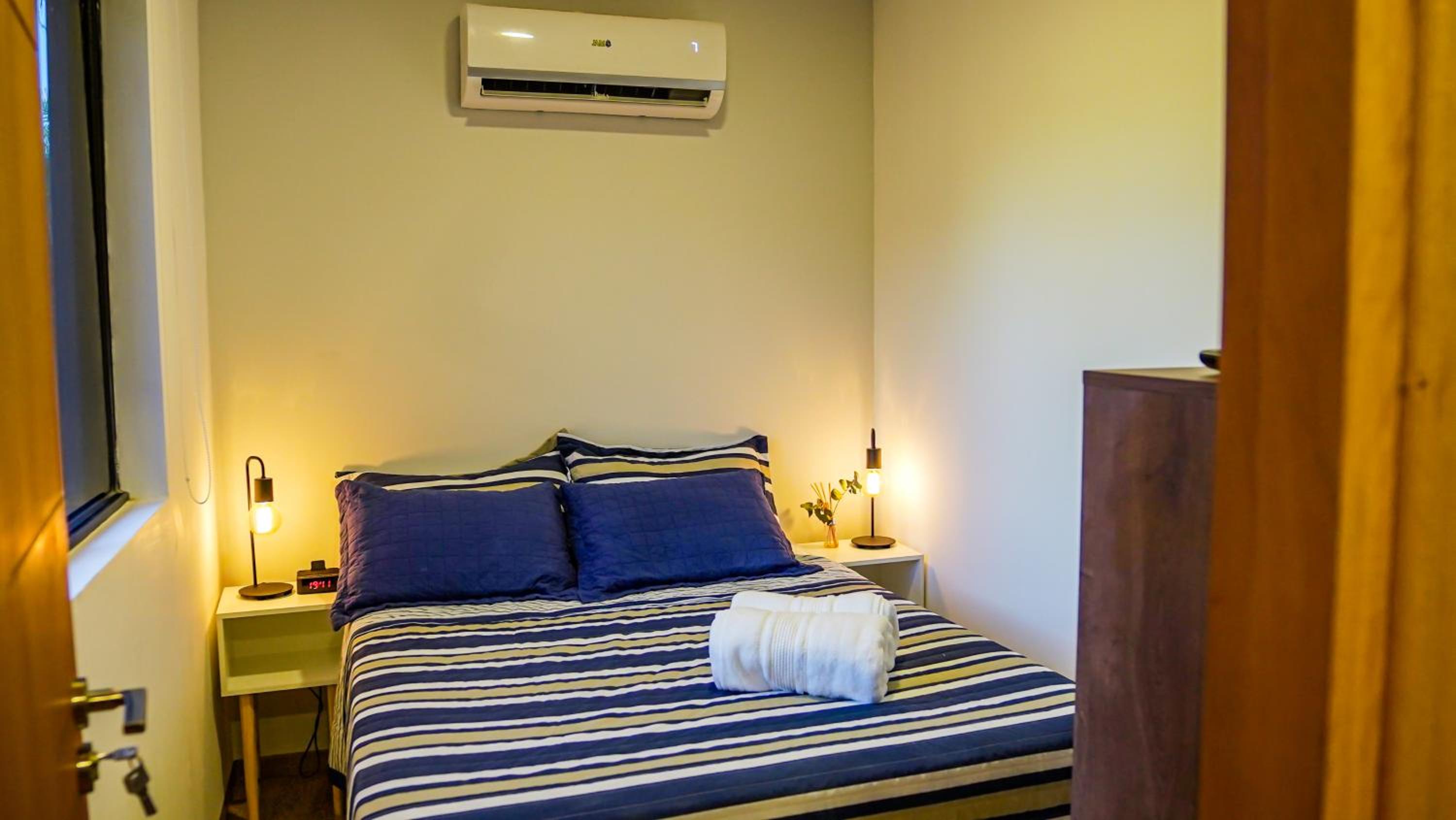 One-Bedroom House photo 1