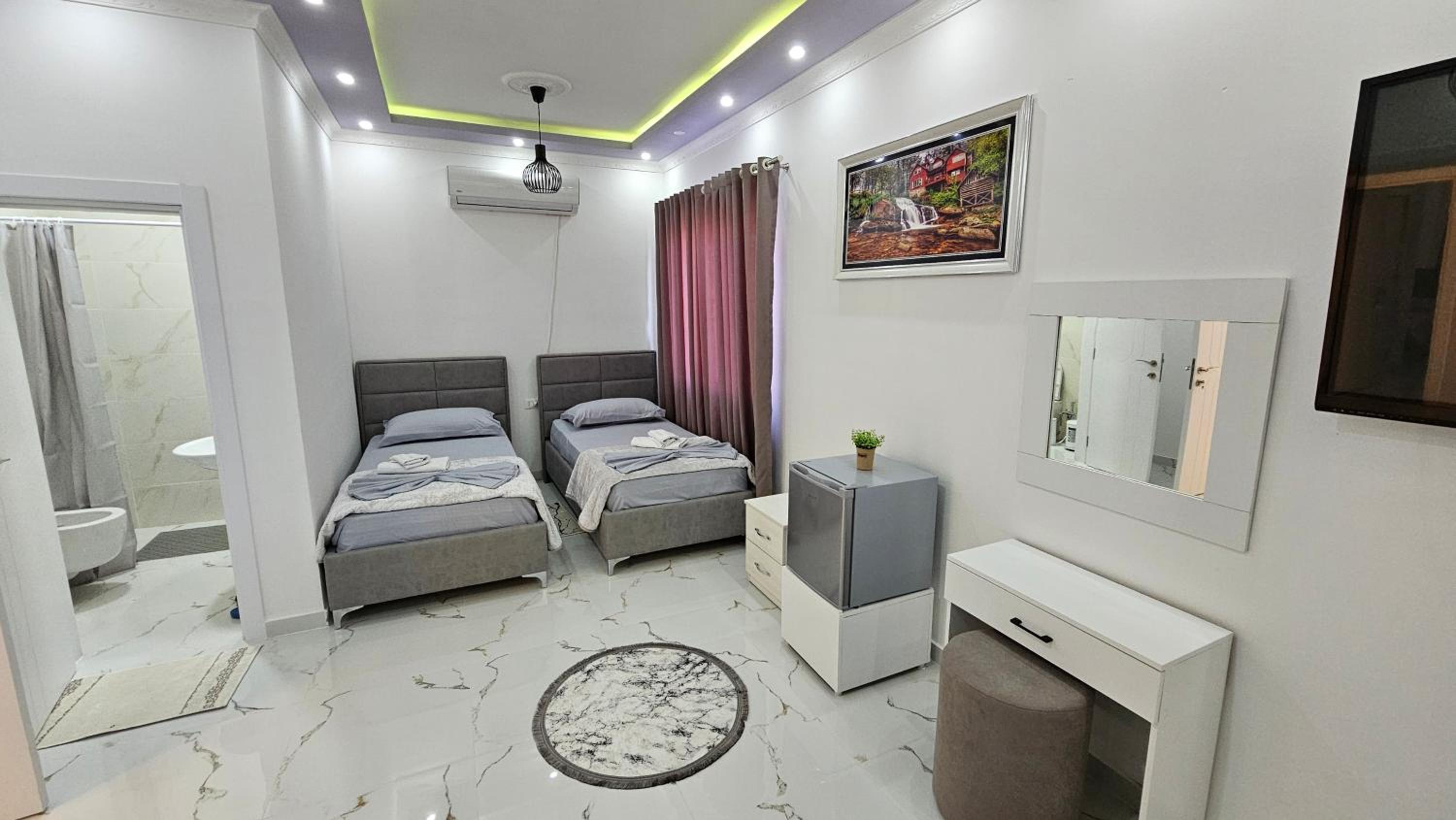 Double or Twin Room photo 2