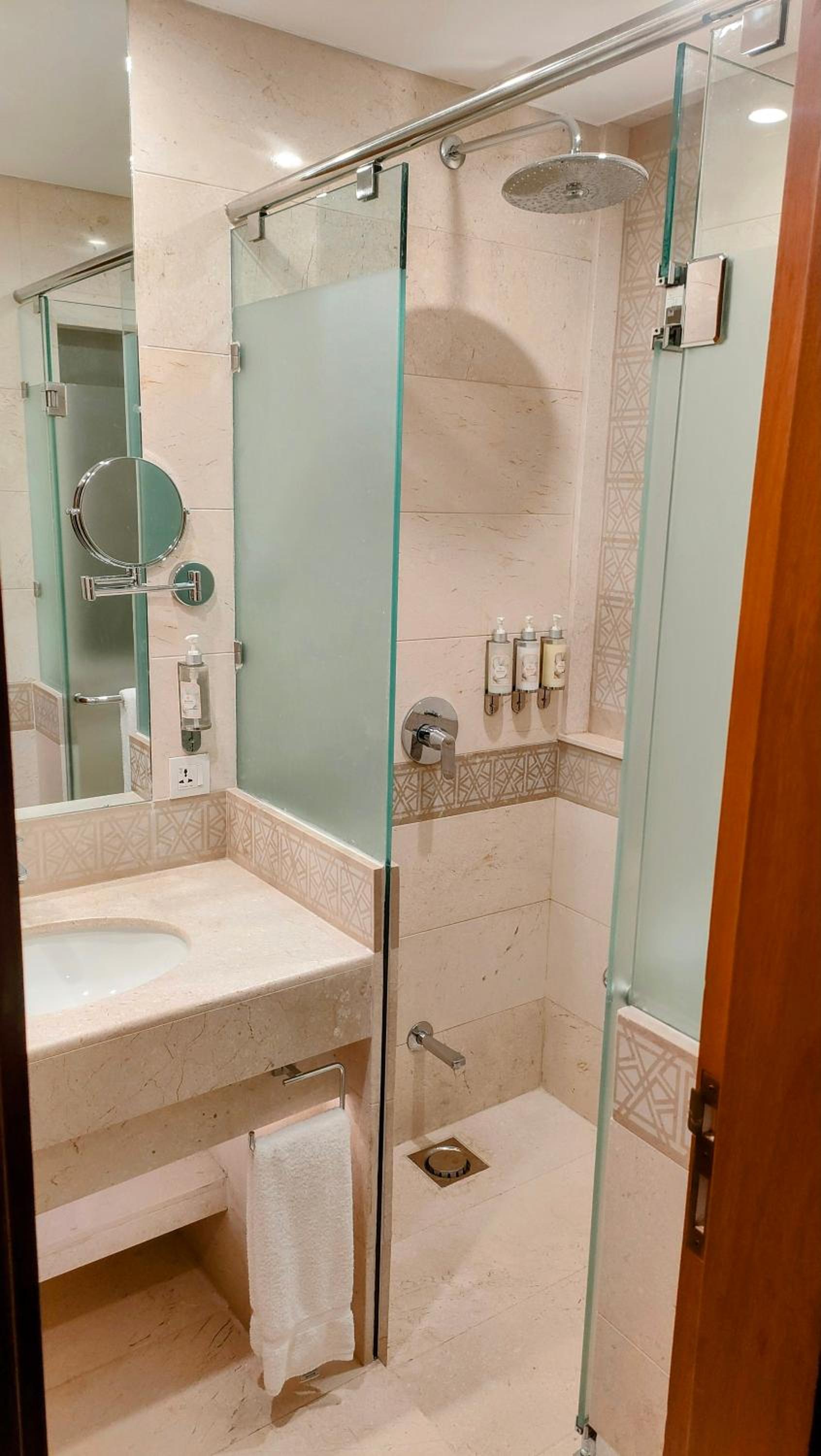 Deluxe Junior Suite photo 2