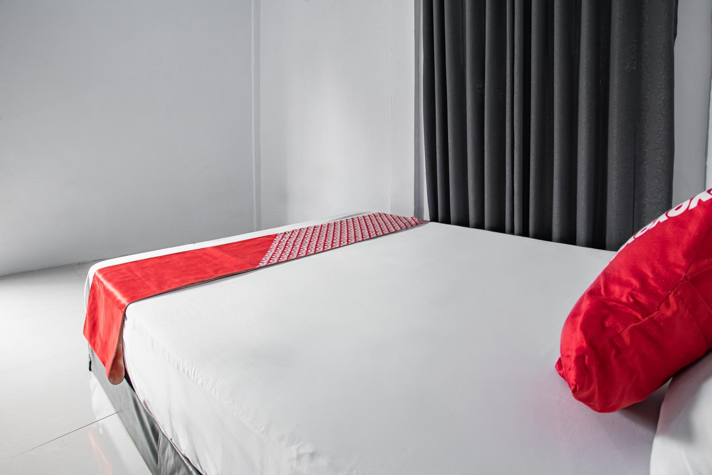 Deluxe King Room photo 2