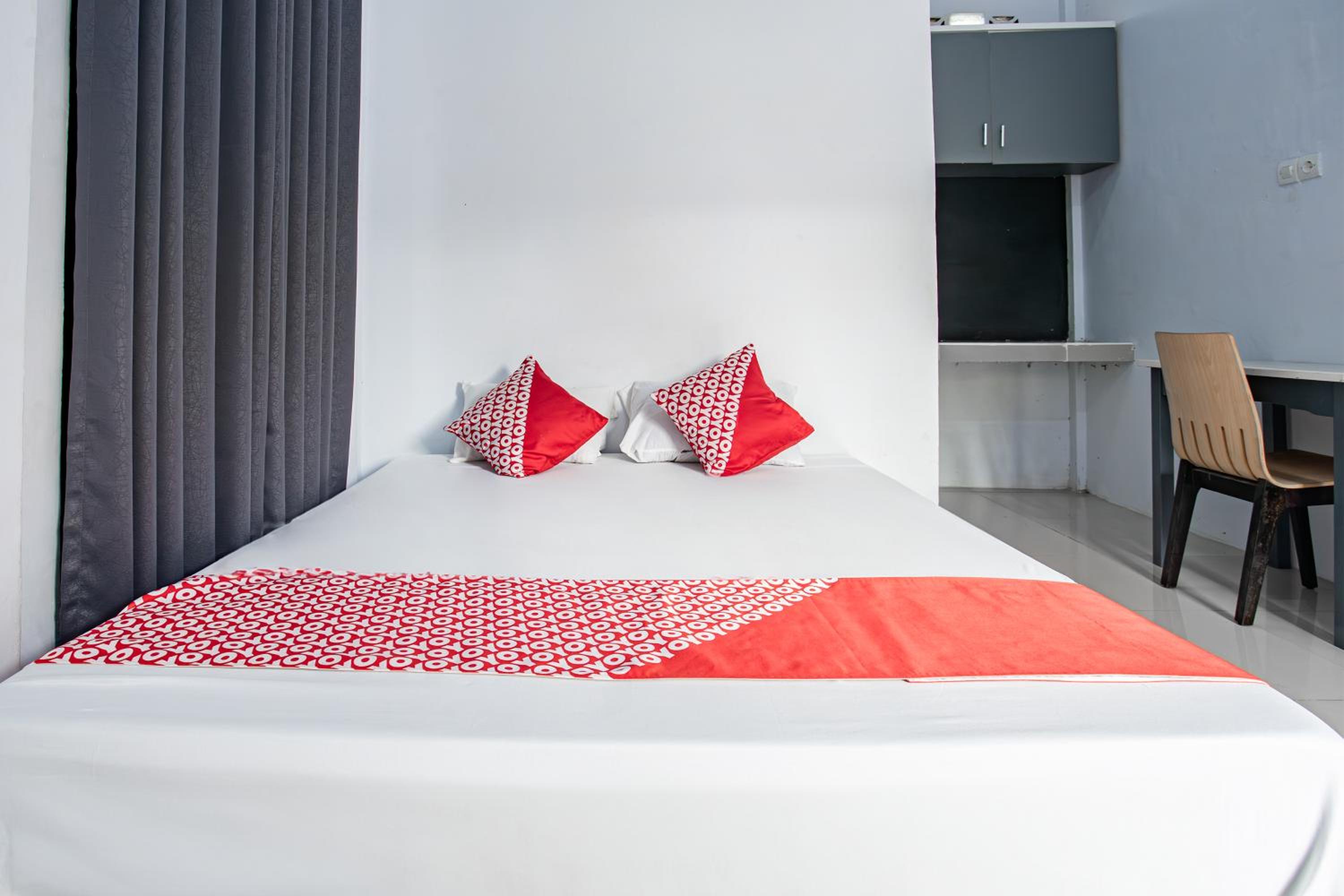 Deluxe King Room photo 3