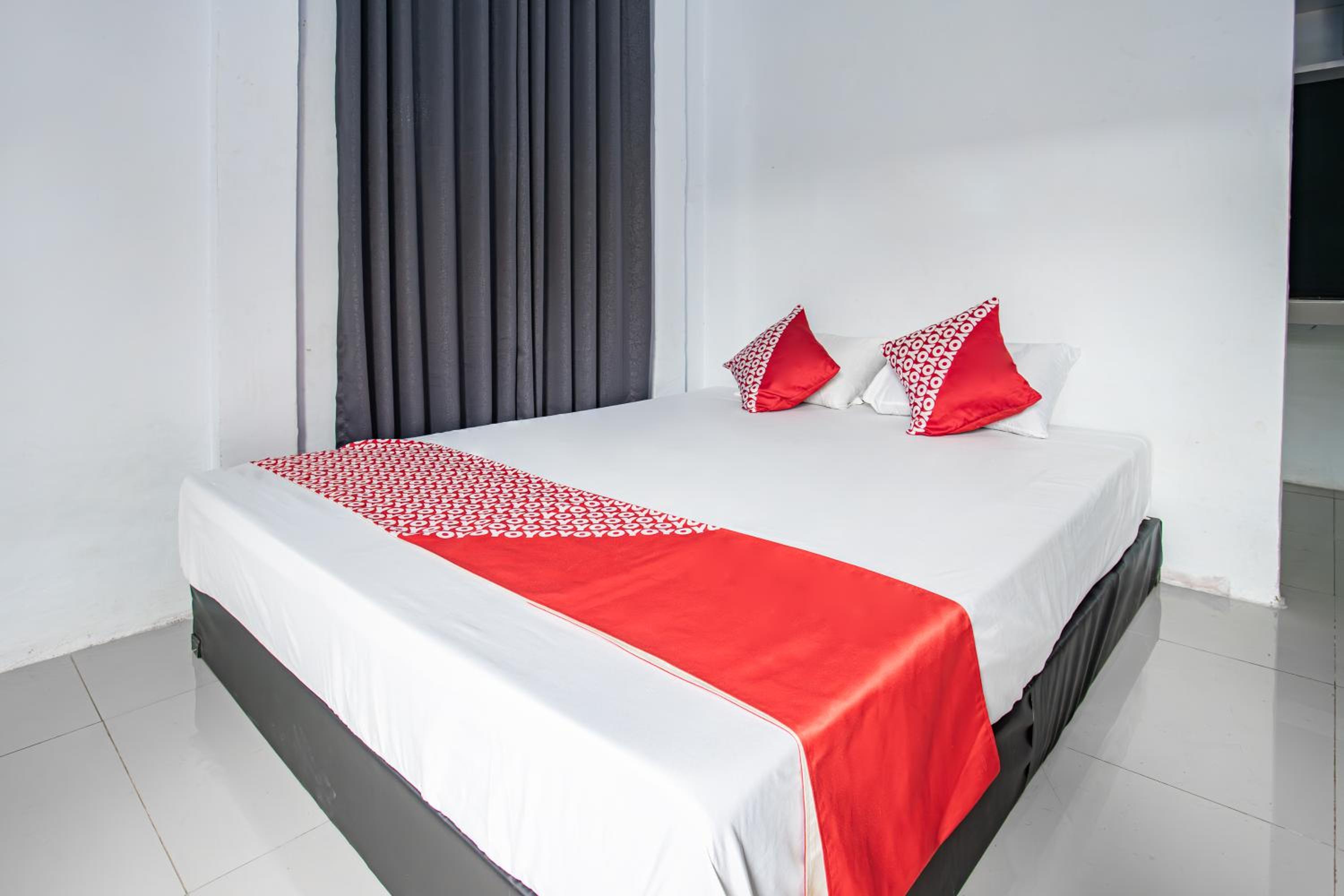 Deluxe King Room photo 1