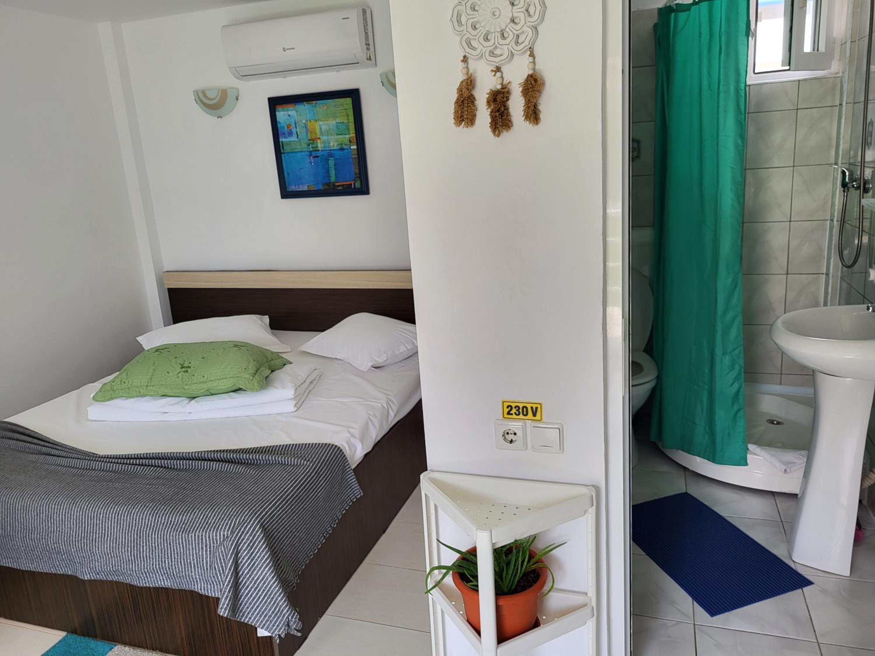 Double or Twin Room photo 3