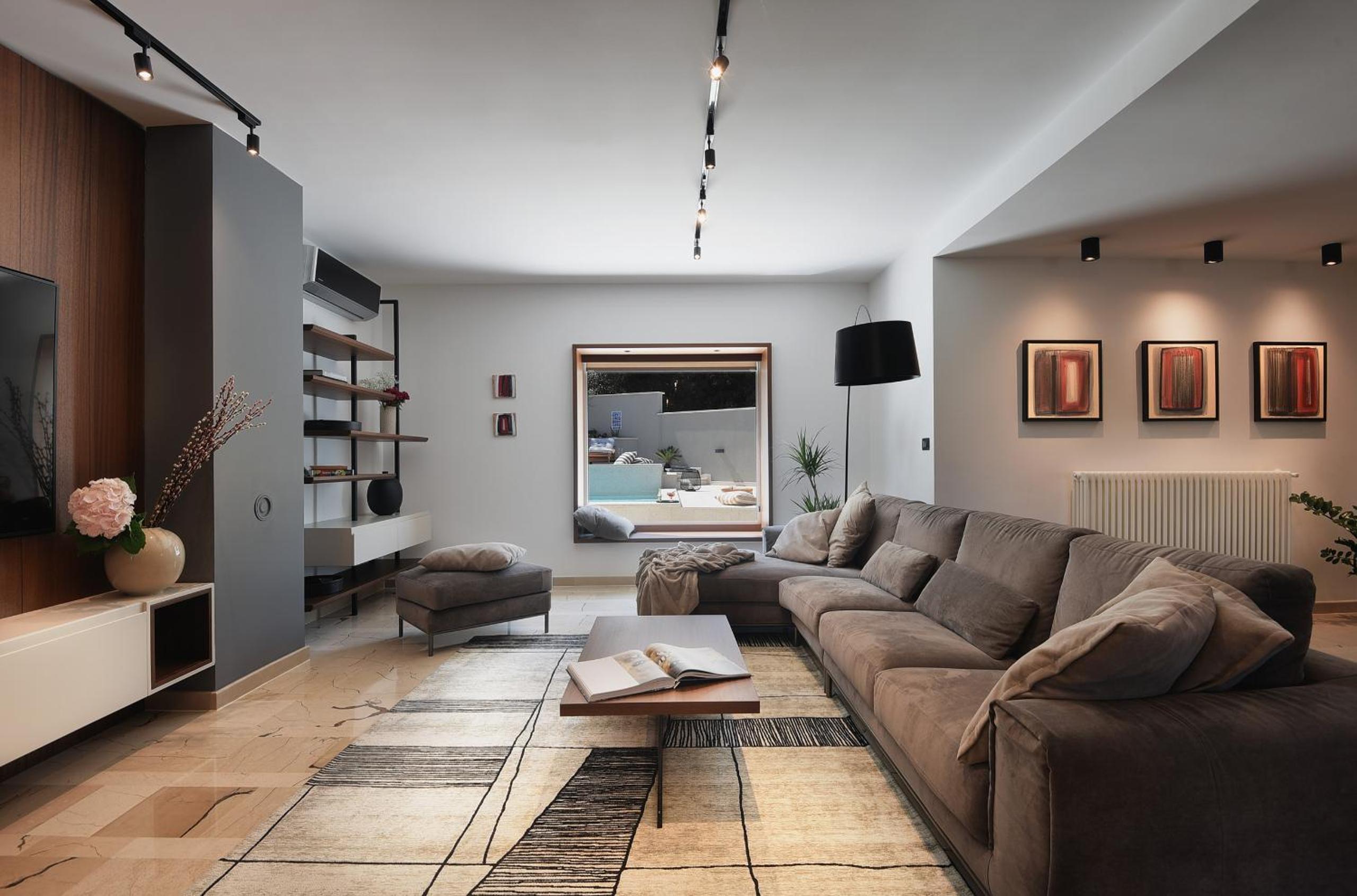 Villa photo 1