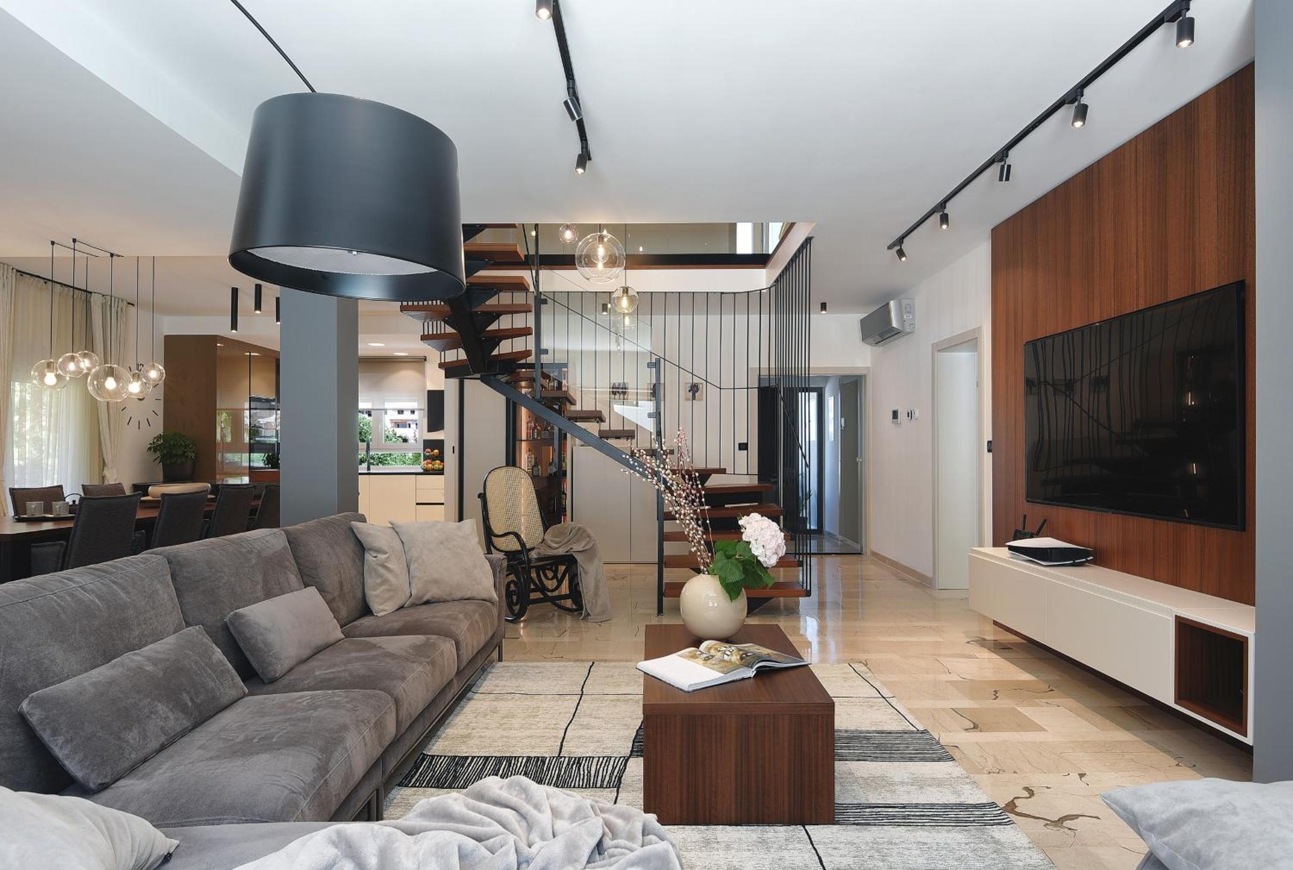 Villa photo 2
