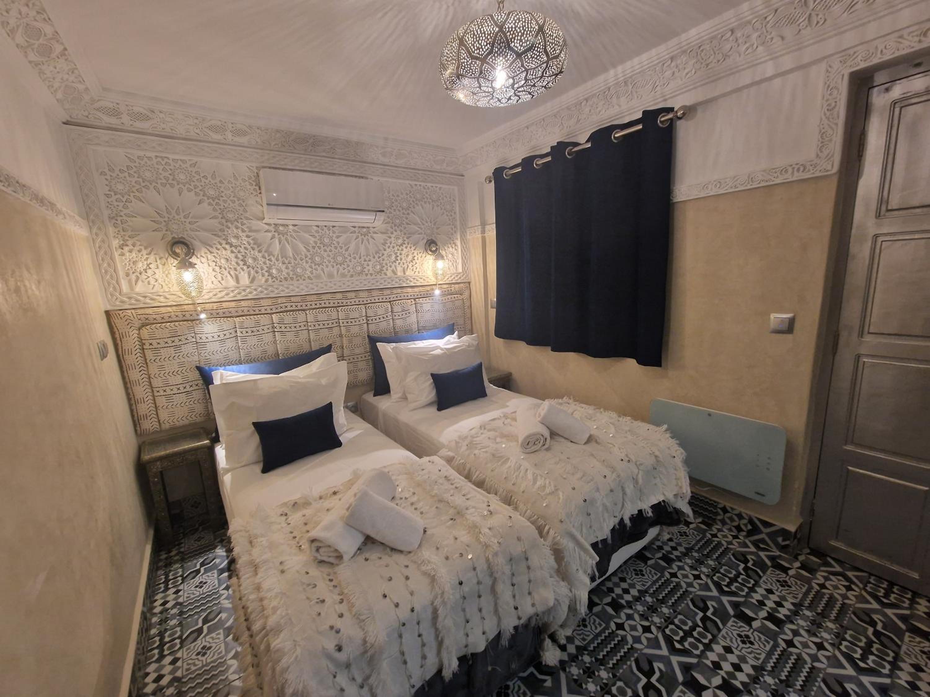Standard Double or Twin Room - Photo 7