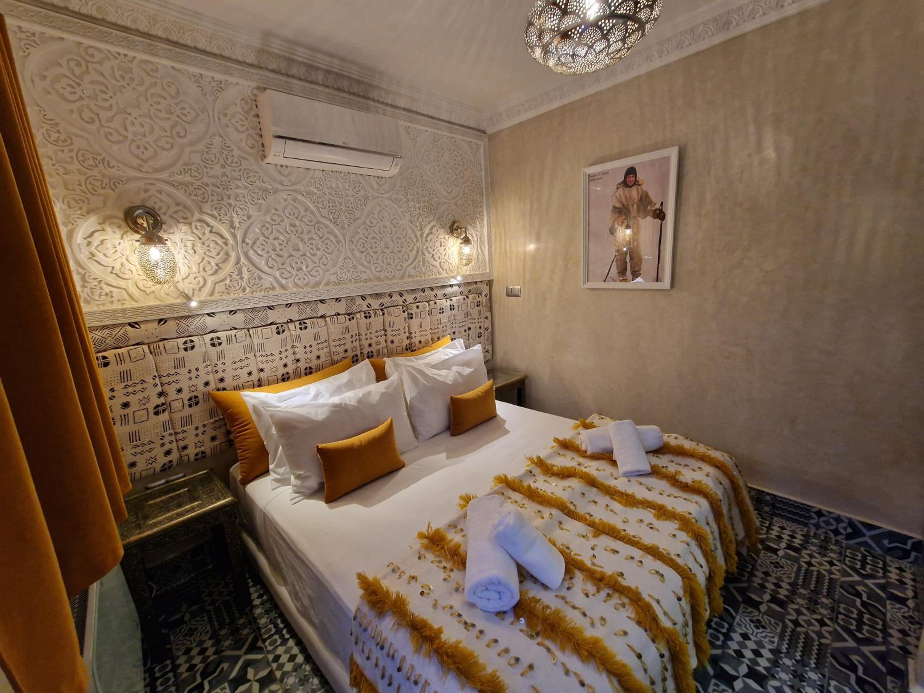 Standard Double or Twin Room - Photo 6