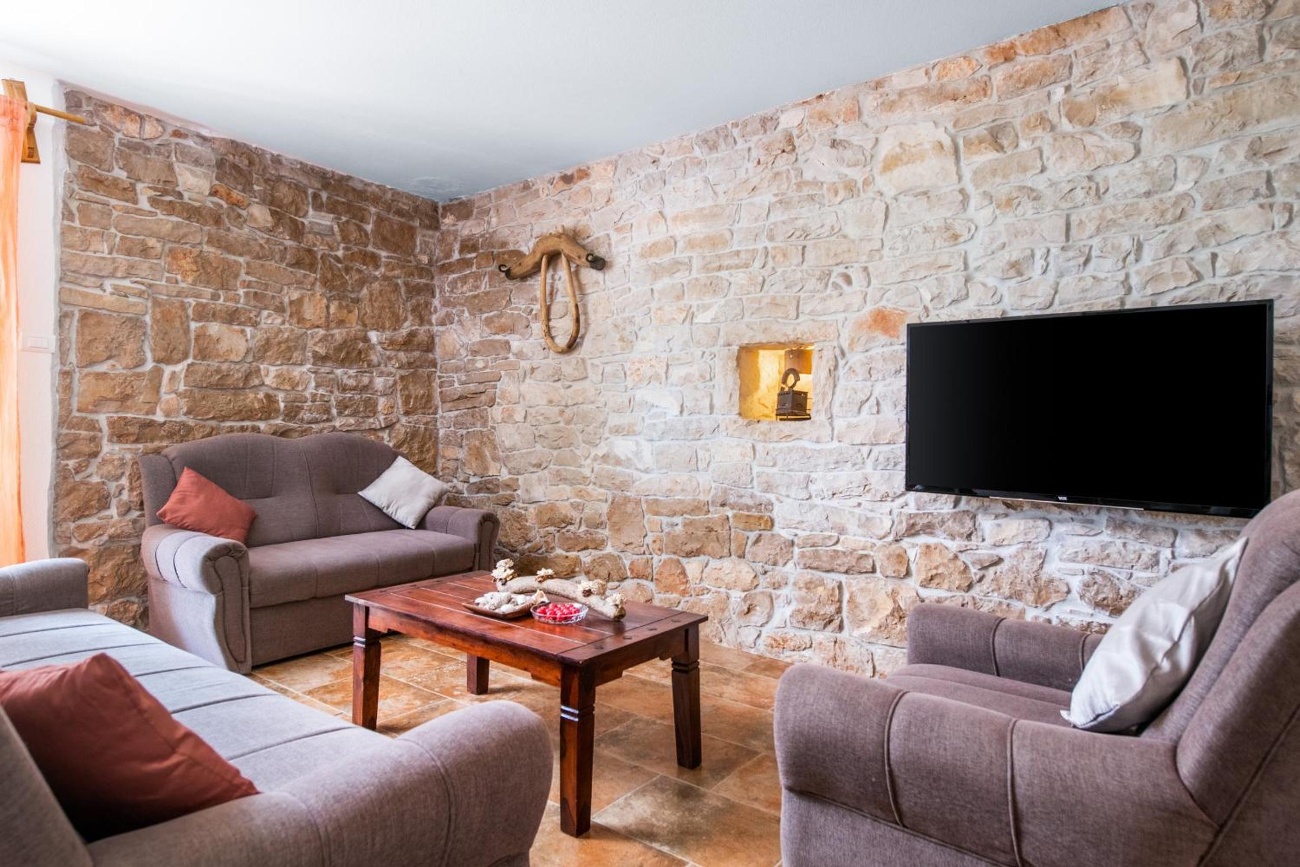 Villa photo 1