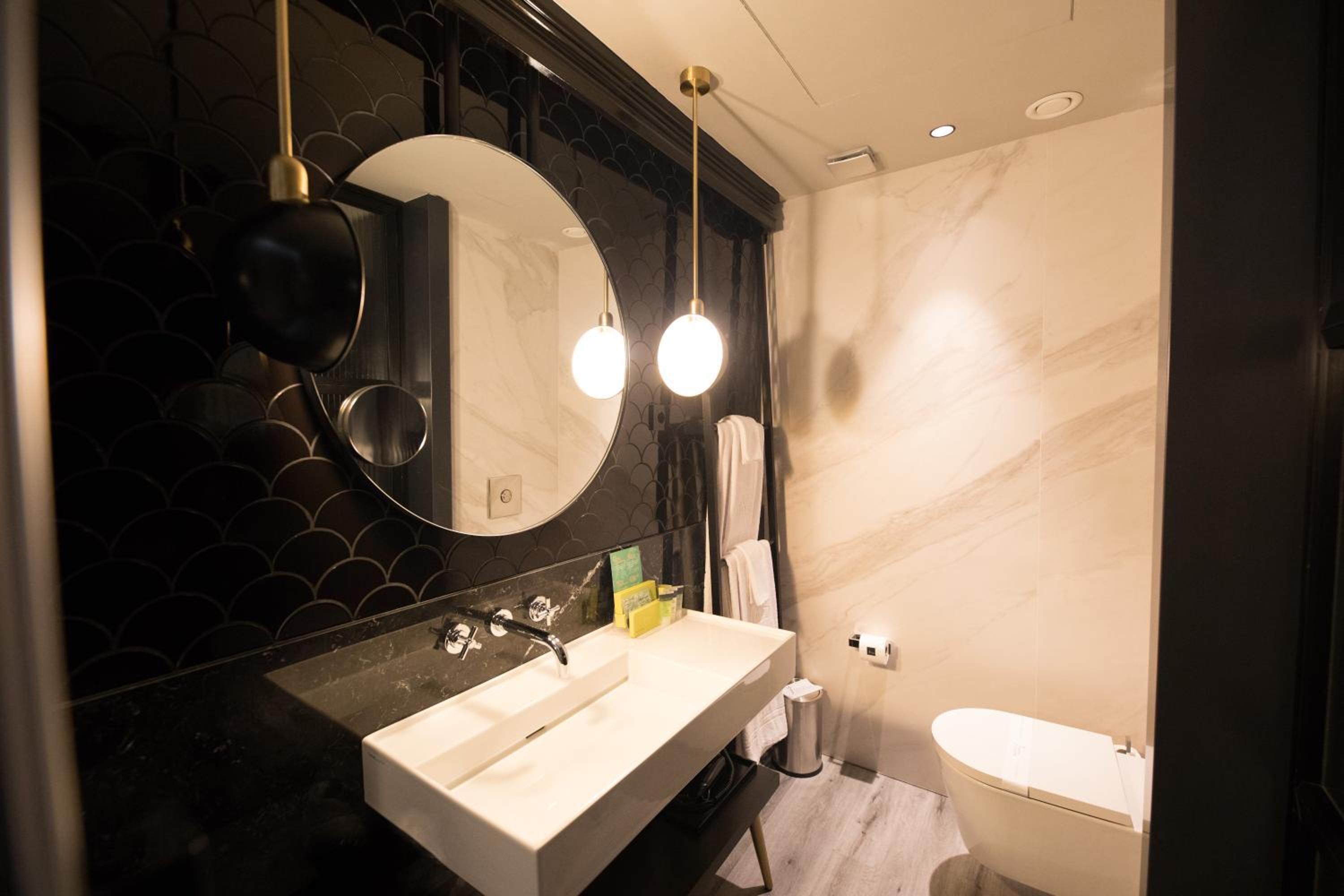 Deluxe Double or Twin Room with Sea View and Terrace thumbnail 6
