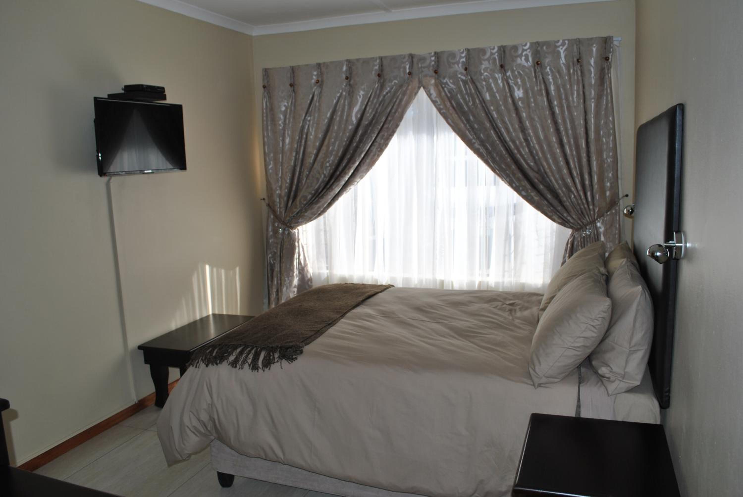 Deluxe Double Room - Photo 4