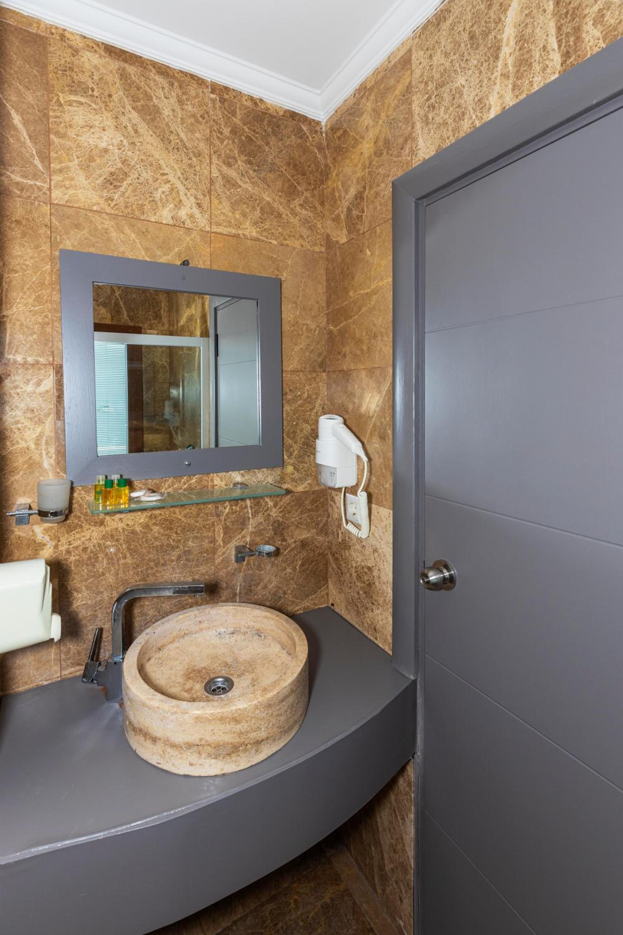 Executive Suite with Sea View & Terrace photo 3