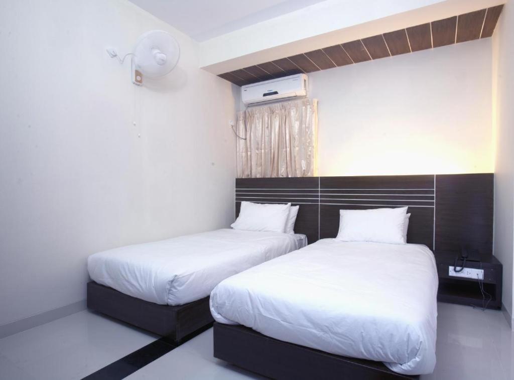 Deluxe Twin Room photo 3