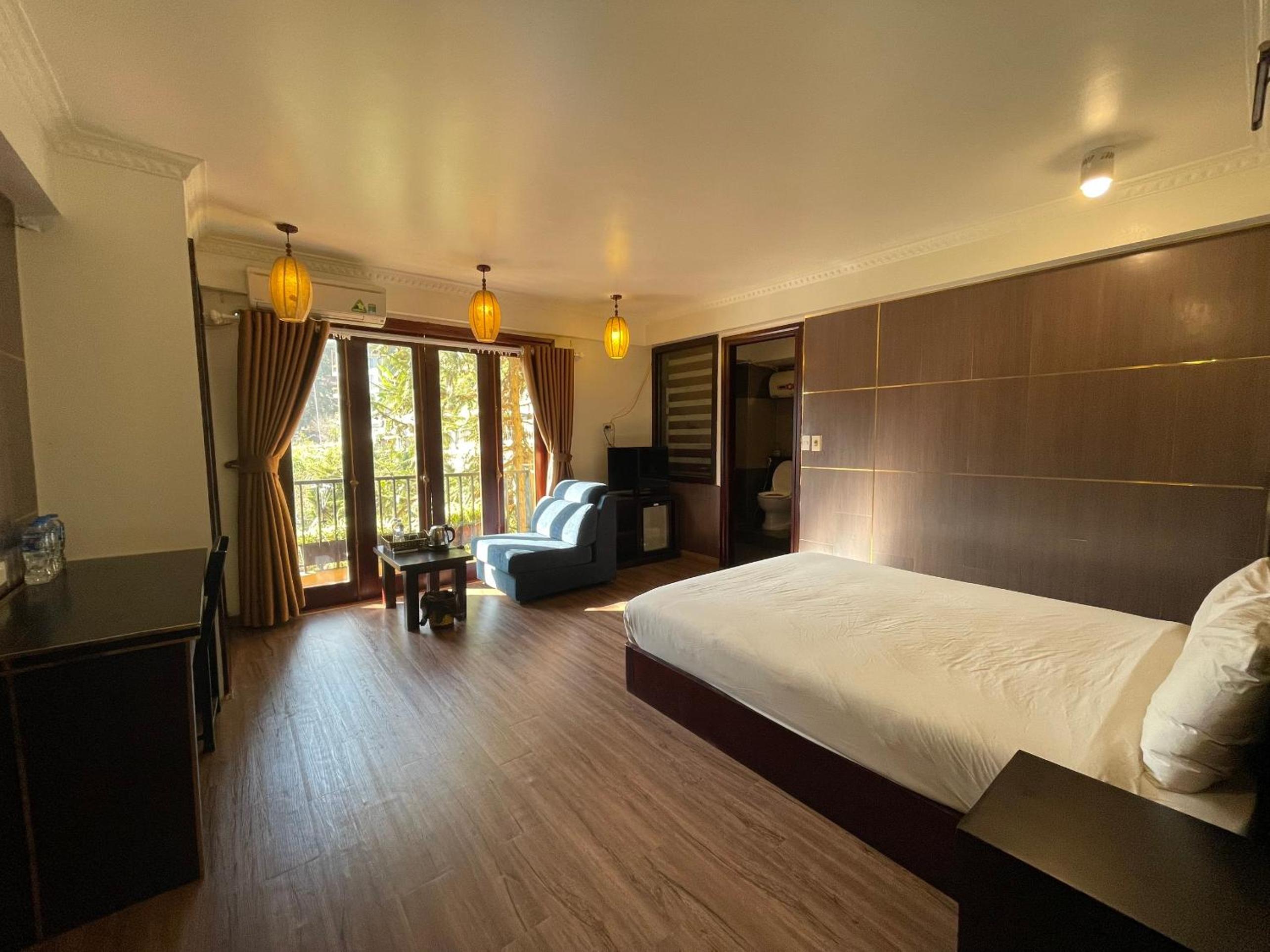 Deluxe Double Room photo 3