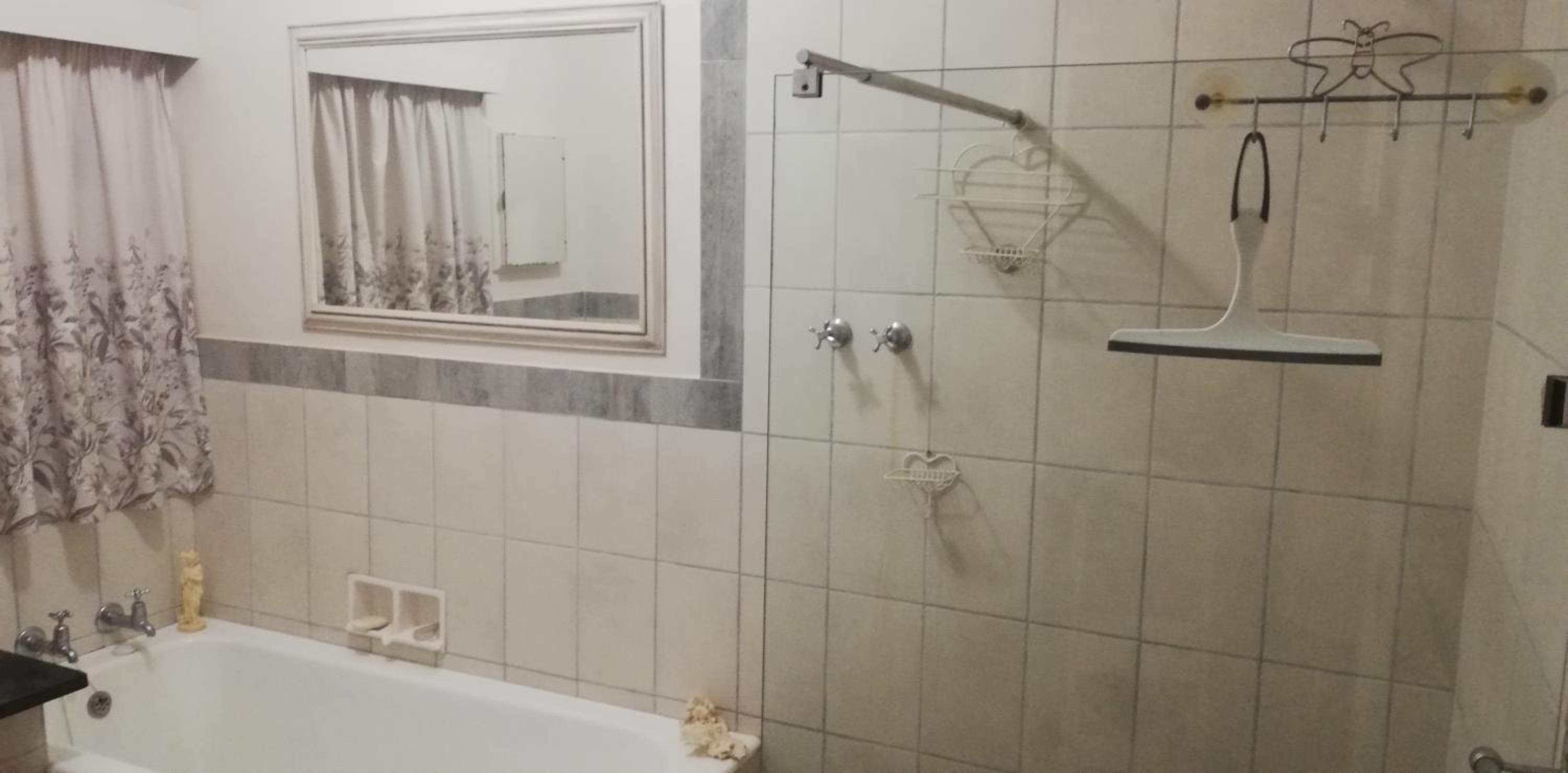 Standard Twin Room with Garden View photo 2