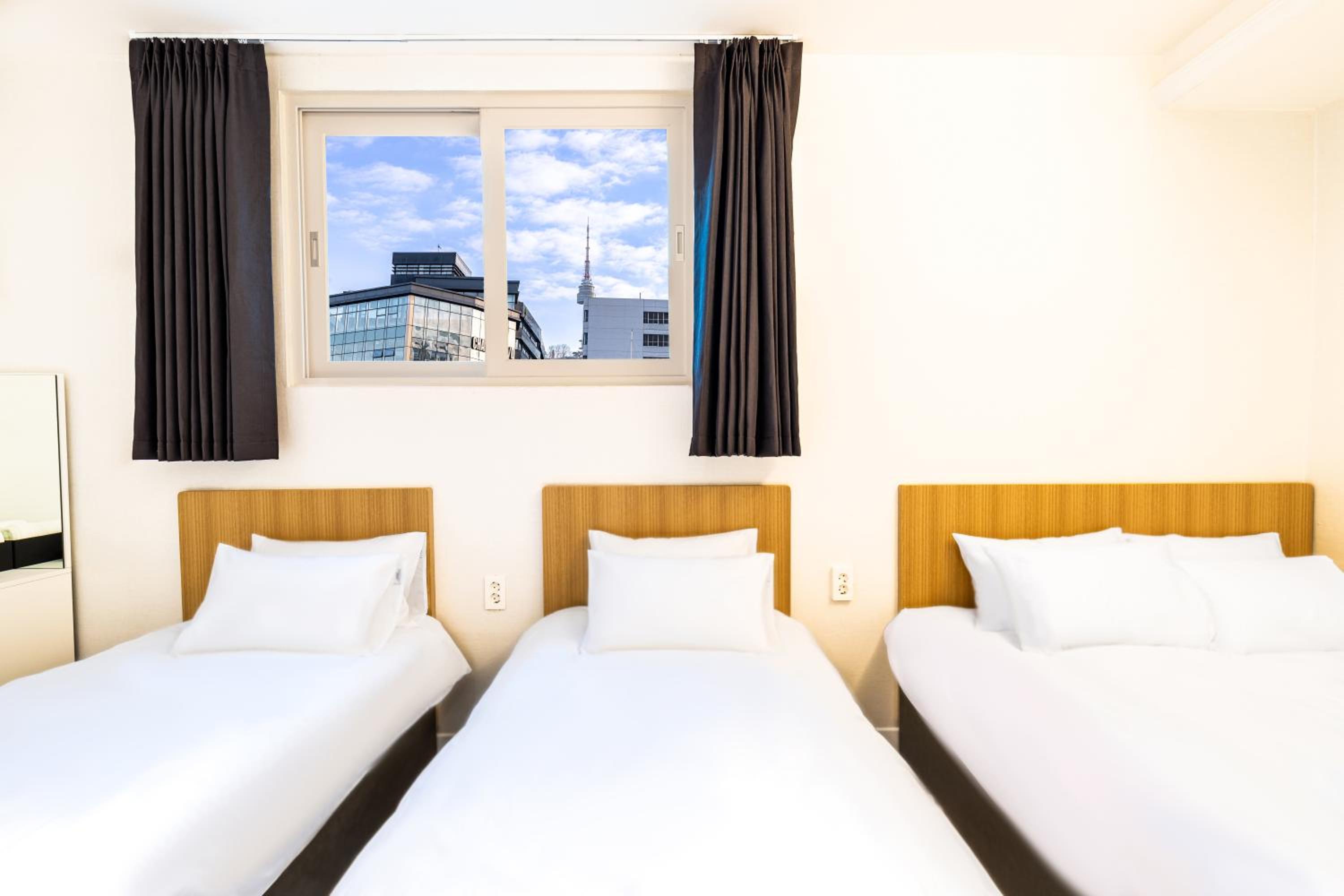 Deluxe Triple Room