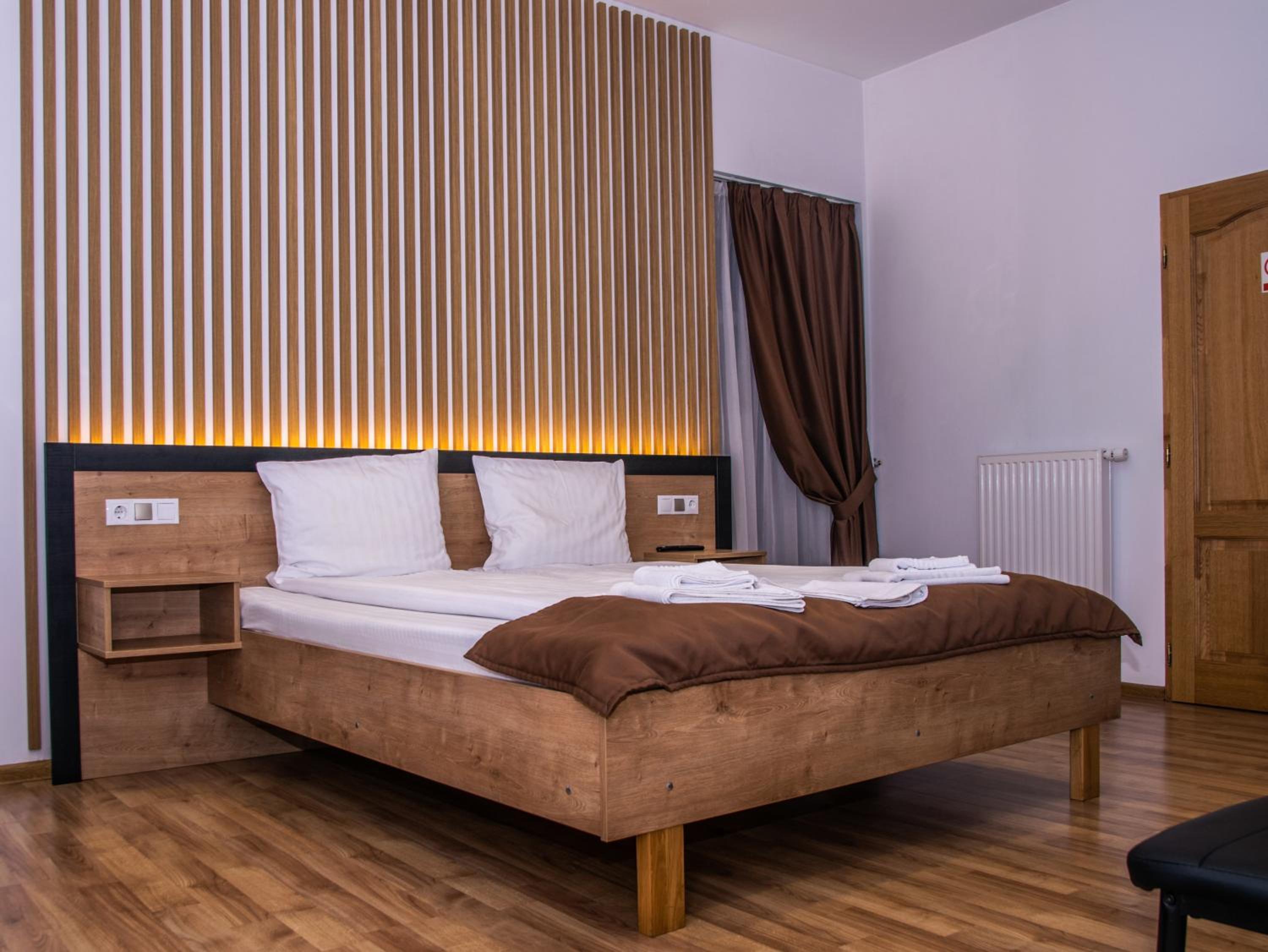Standard King Room - Photo 2