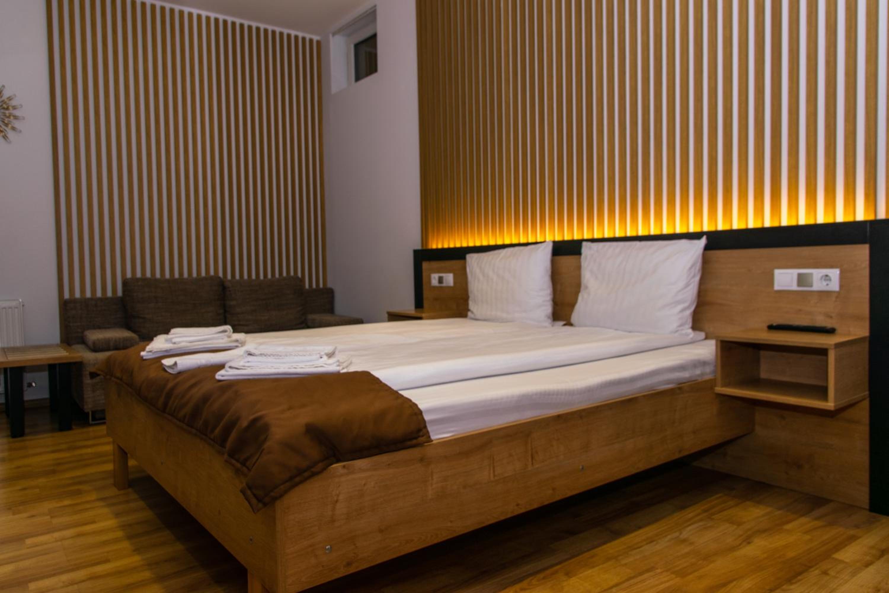Standard King Room - Photo 1