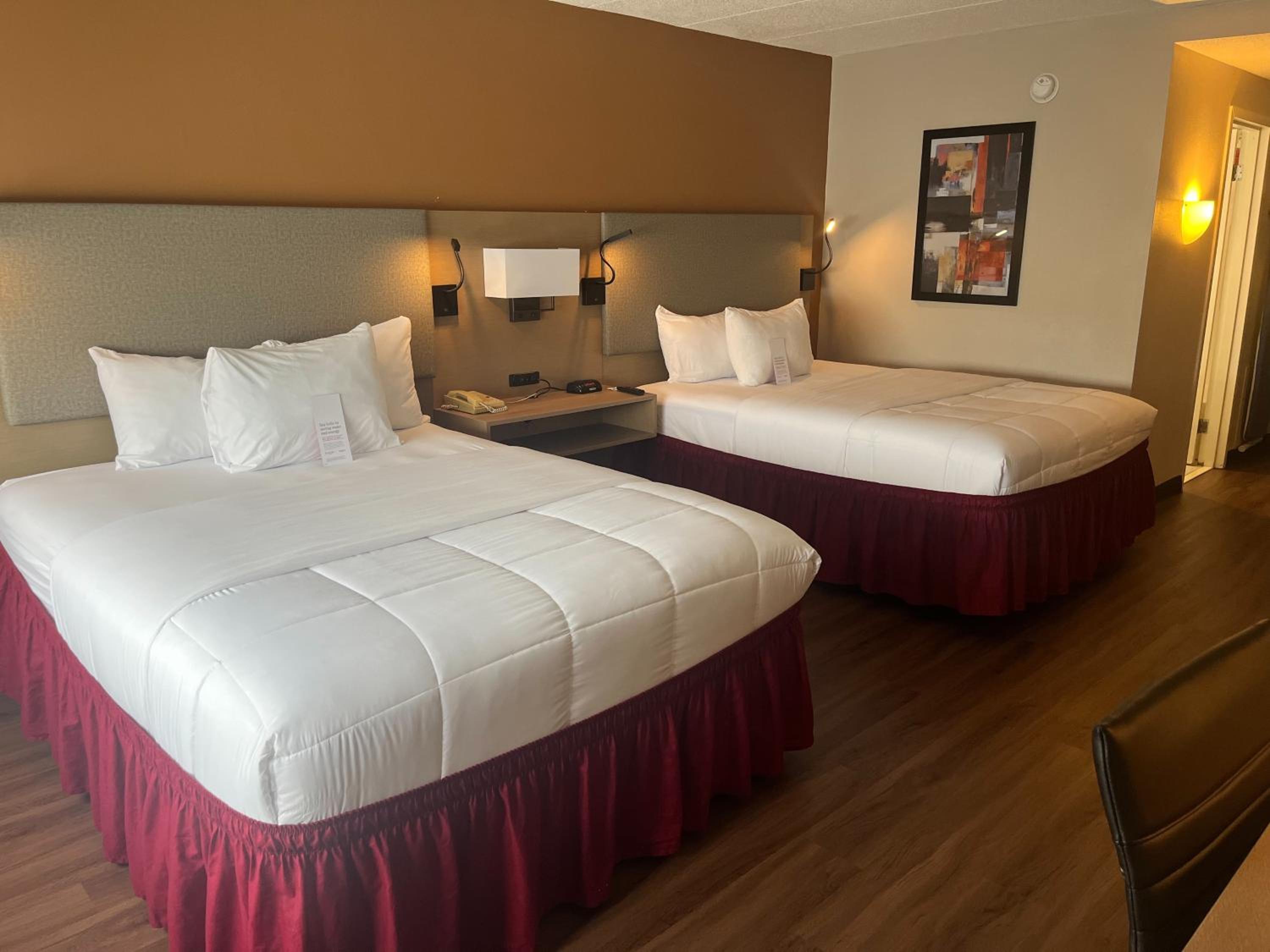 2 Queen Beds, Superior, Full Bath, Non-Smoking