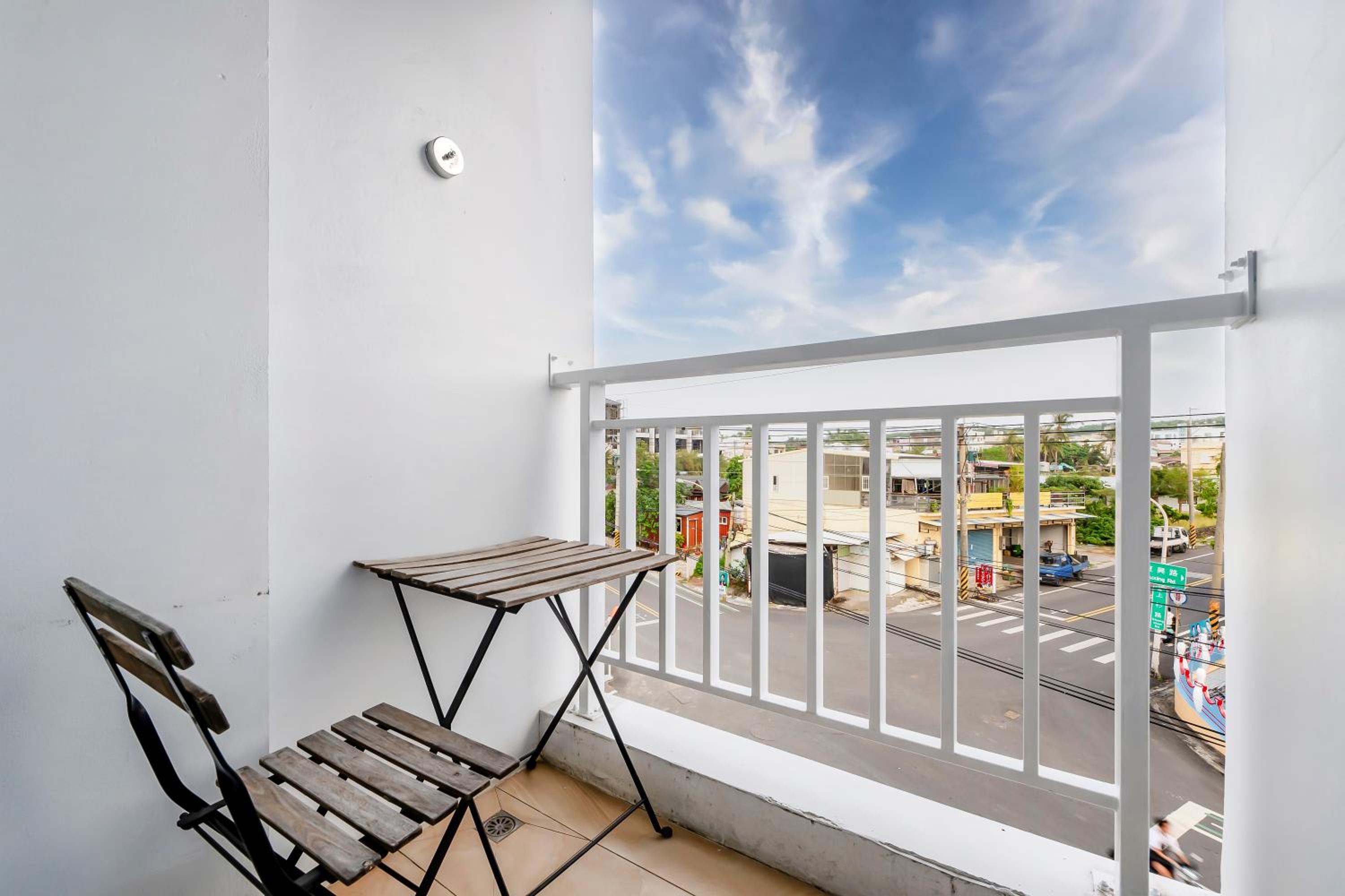 Deluxe Double Room with Balcony photo 3