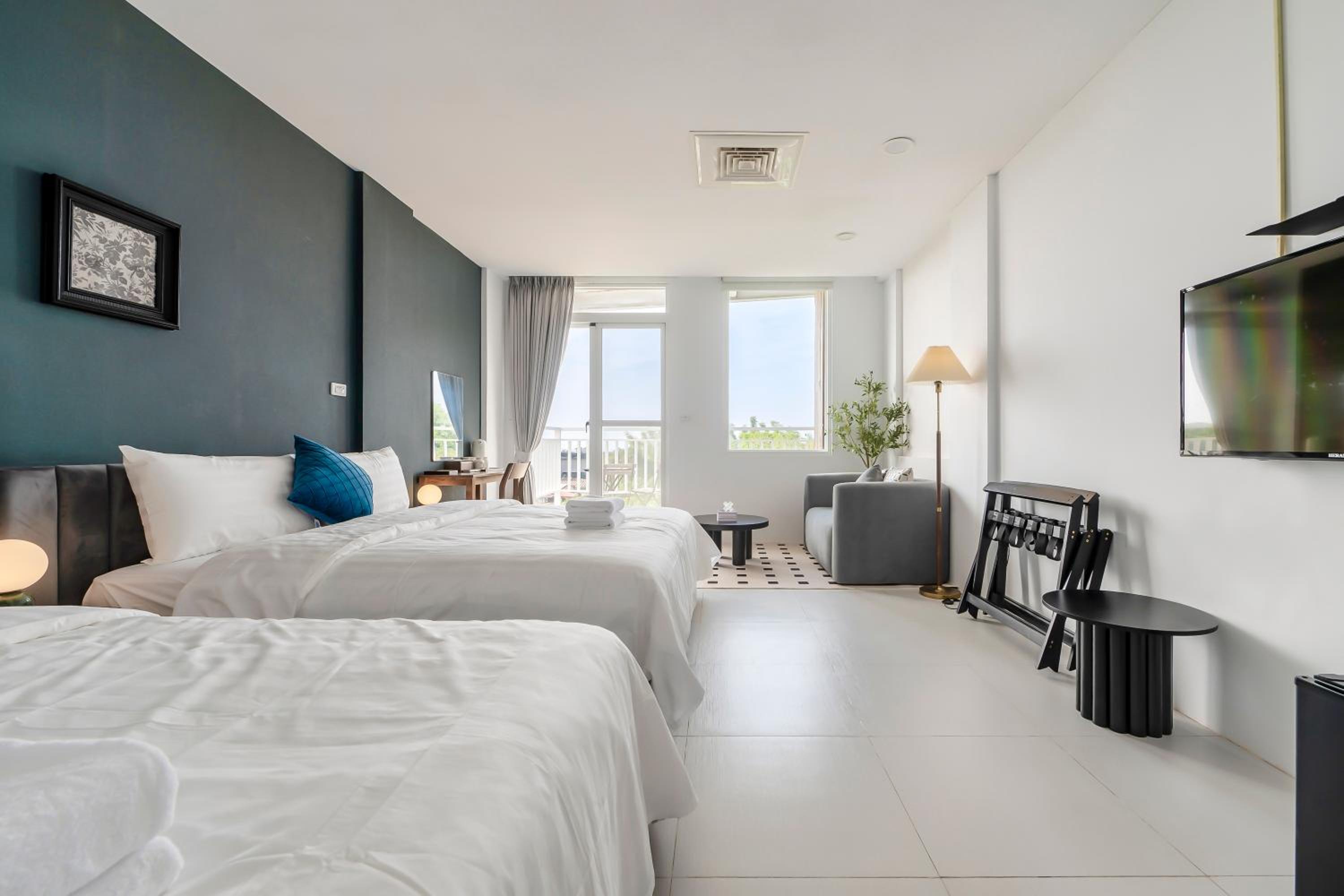 Quadruple Room with Balcony photo 1