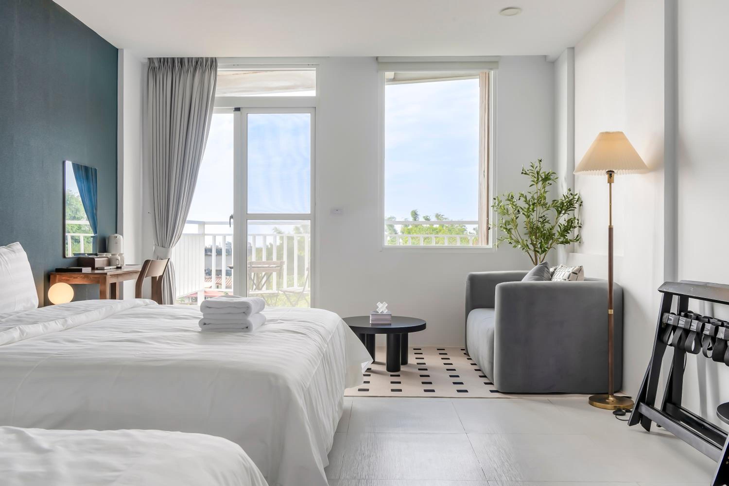 Quadruple Room with Balcony photo 3