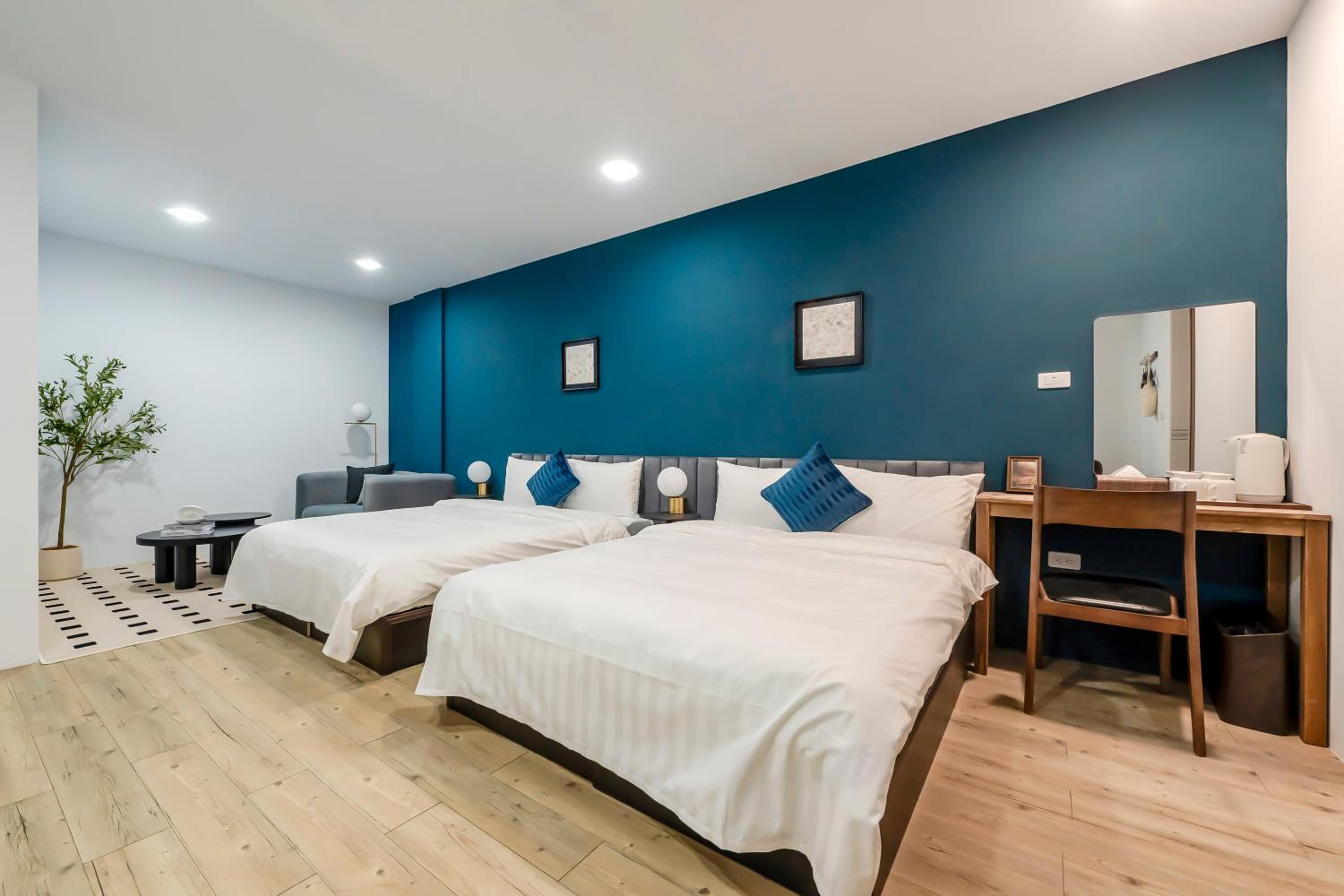 Standard Quadruple Room - No Window