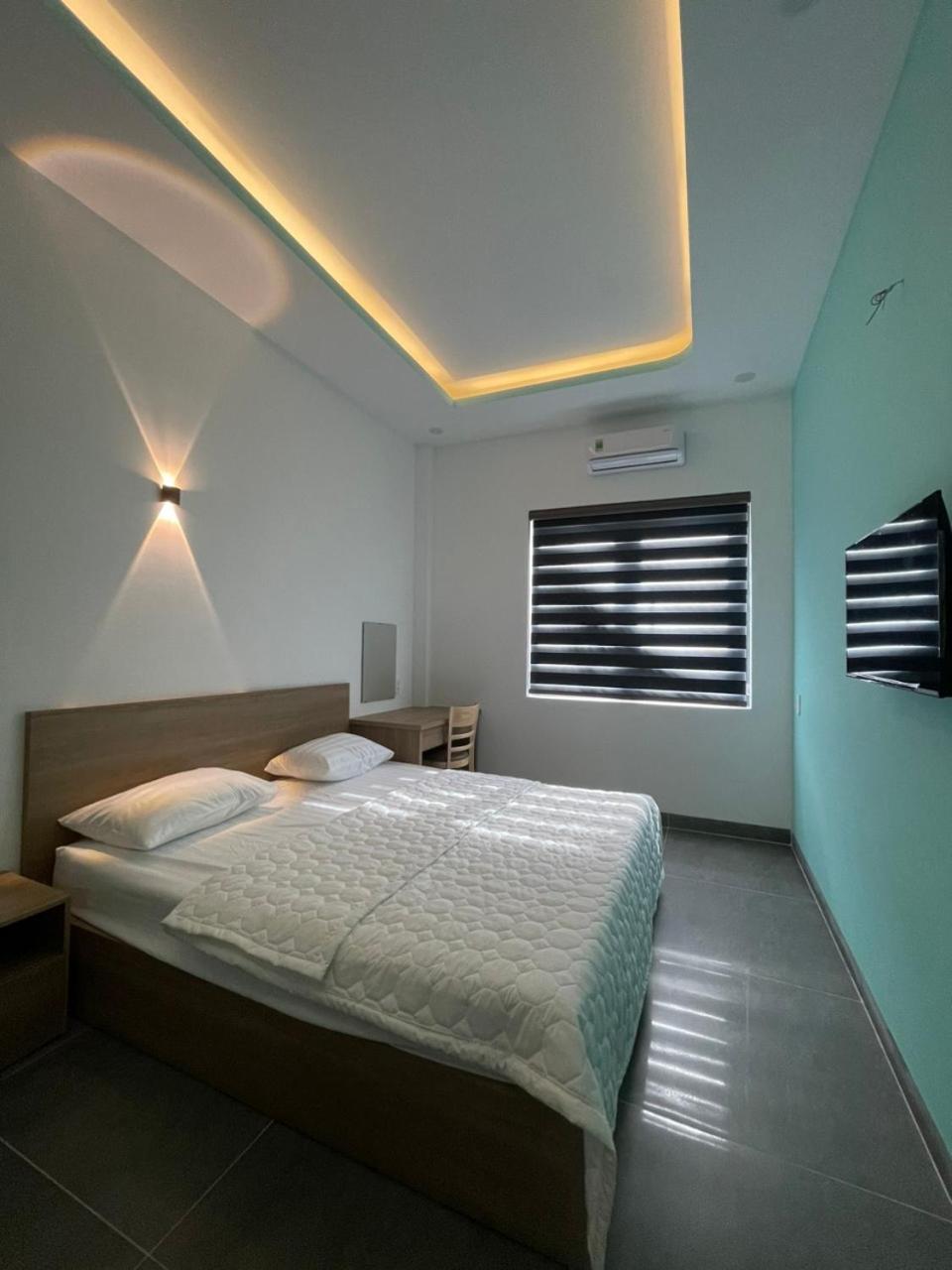 Standard King Room photo 3