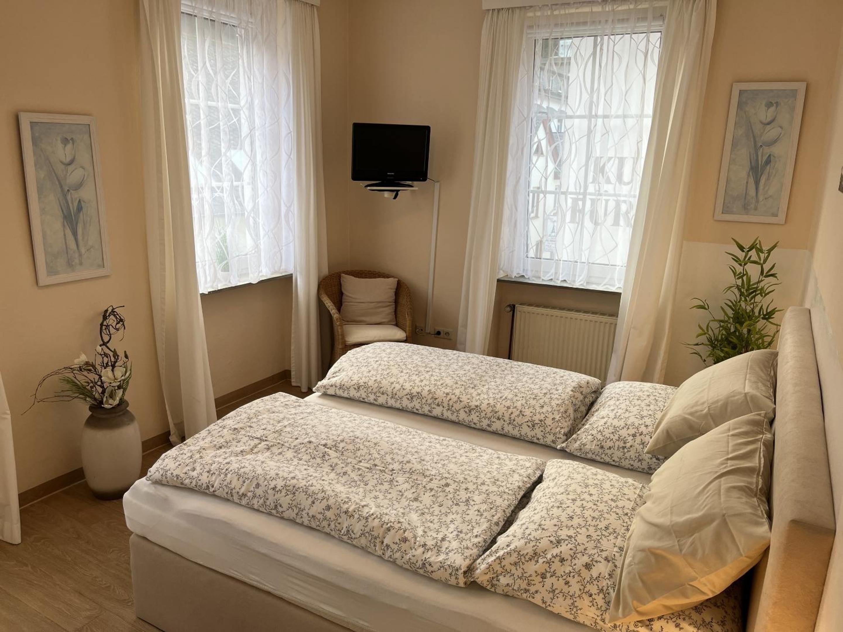 Double Room with Private Bathroom photo 1