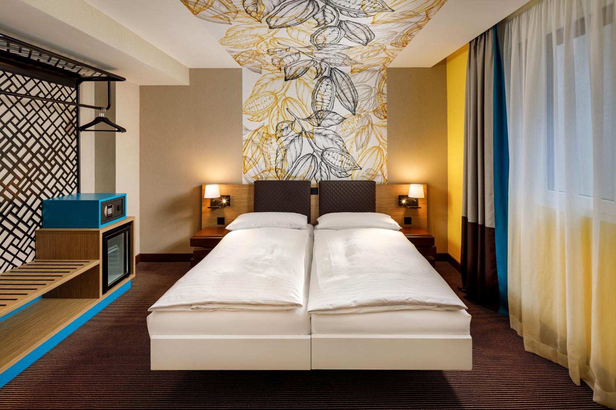 Superior Triple Room thumbnail 5
