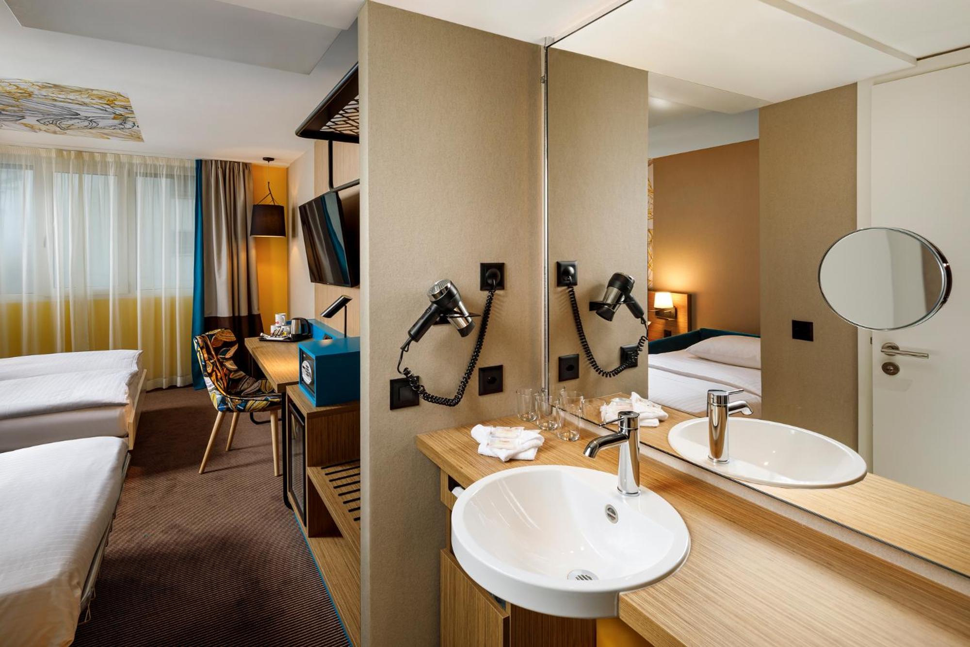 Business Triple Room