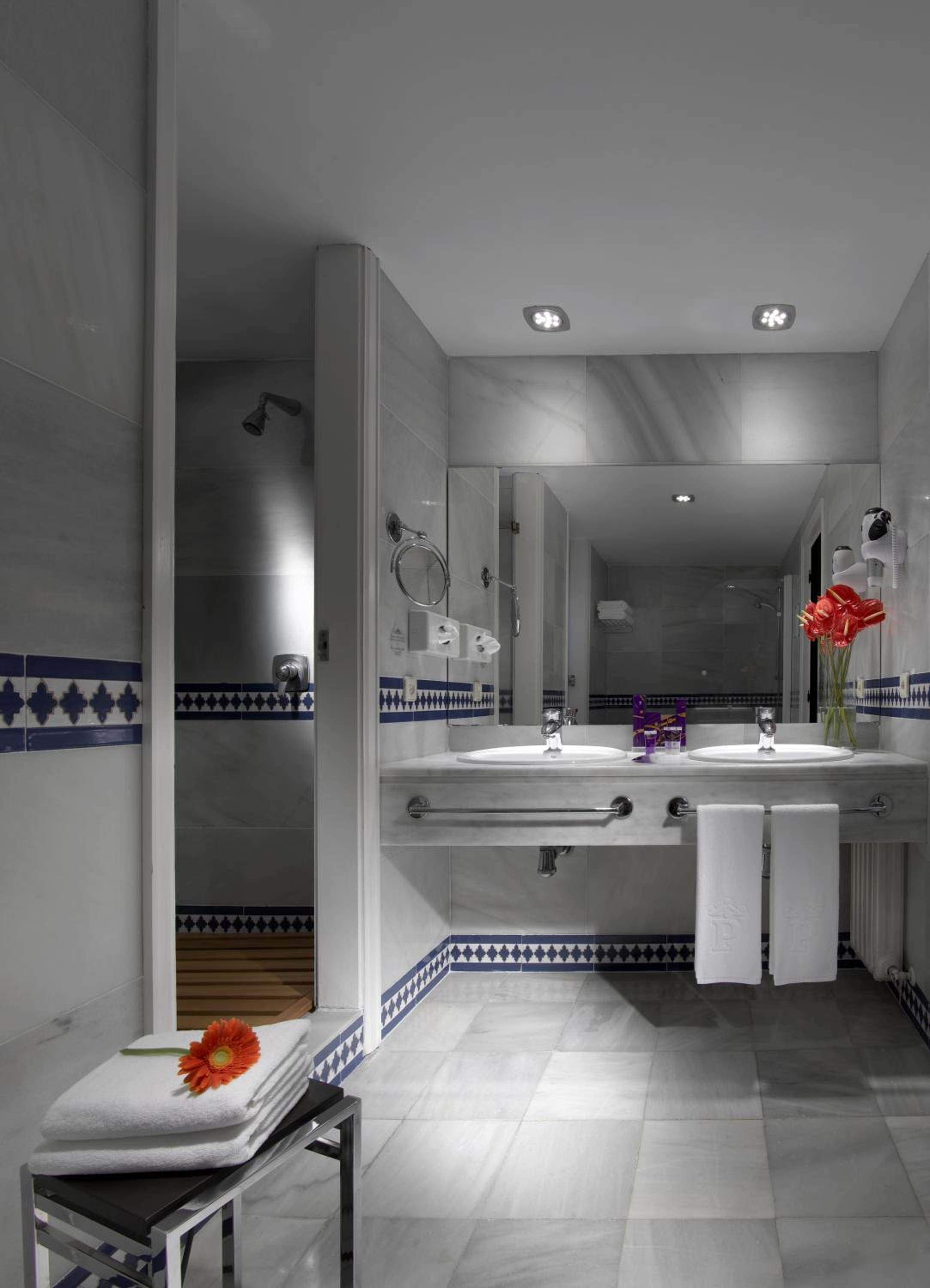 Superior Twin Room - Photo 2