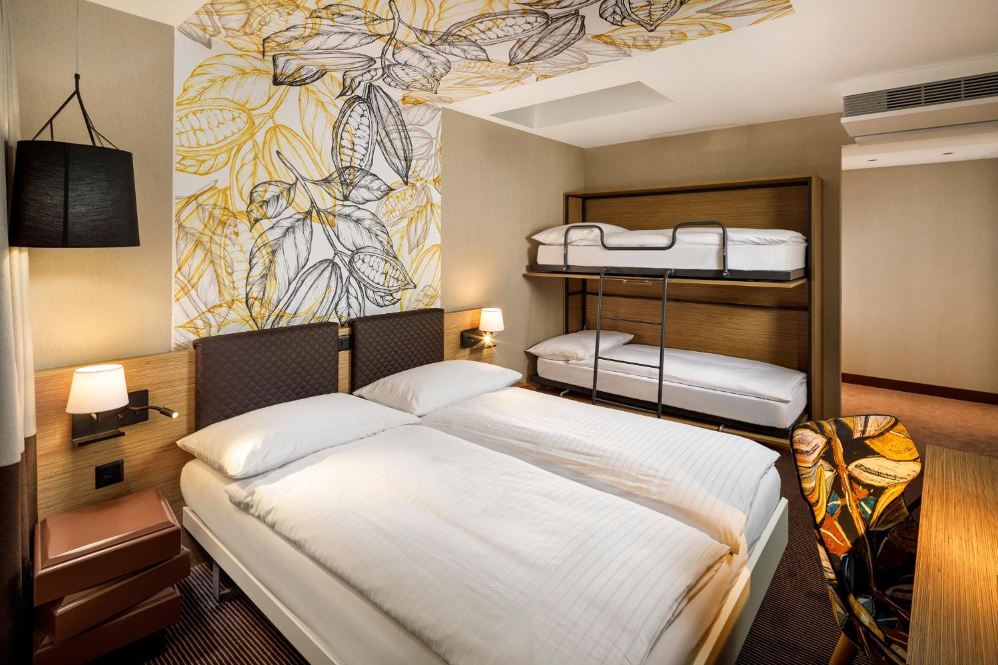 Business Quad Room